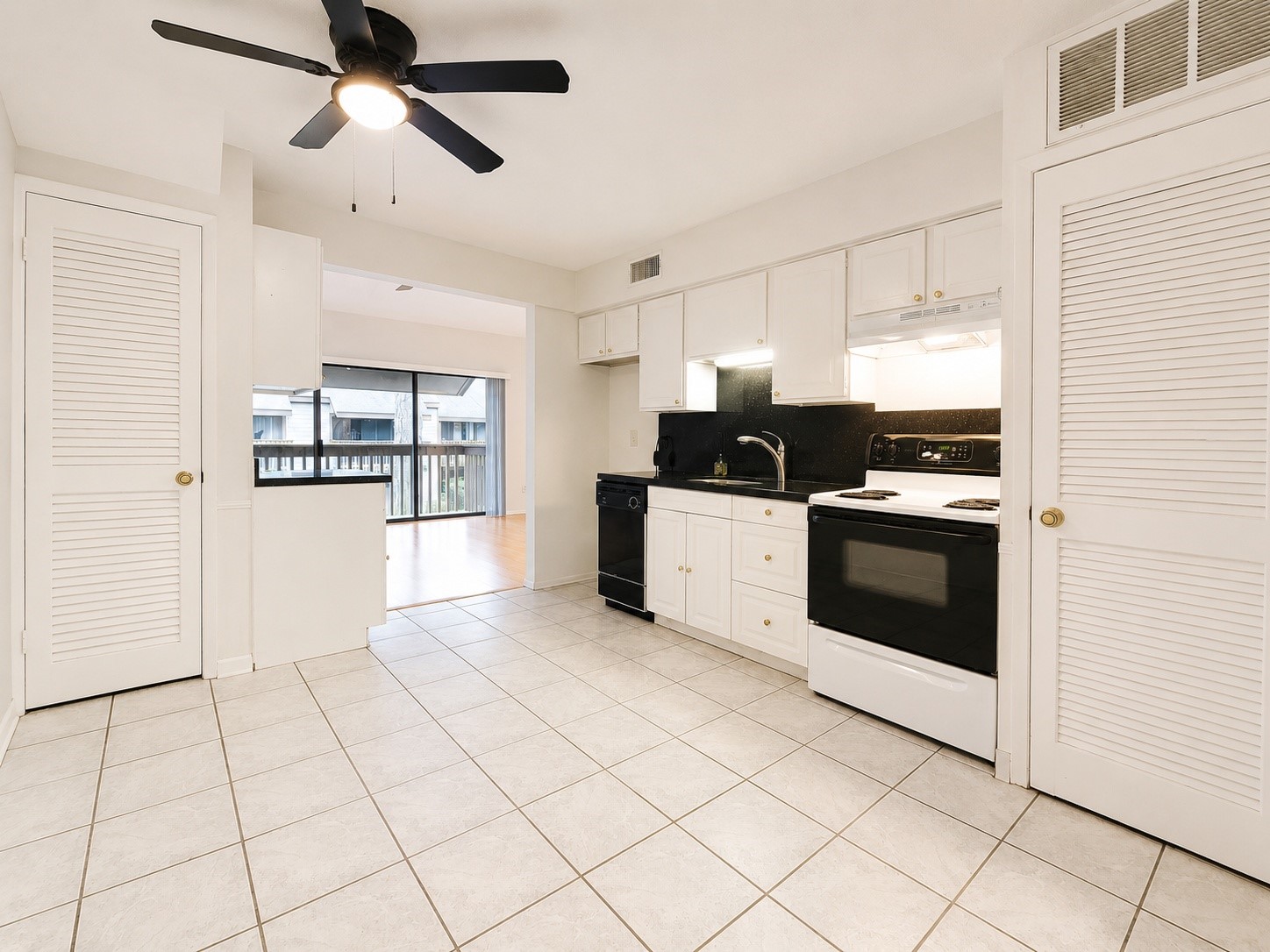 12900 Walden Road 812 H Property Photo 6