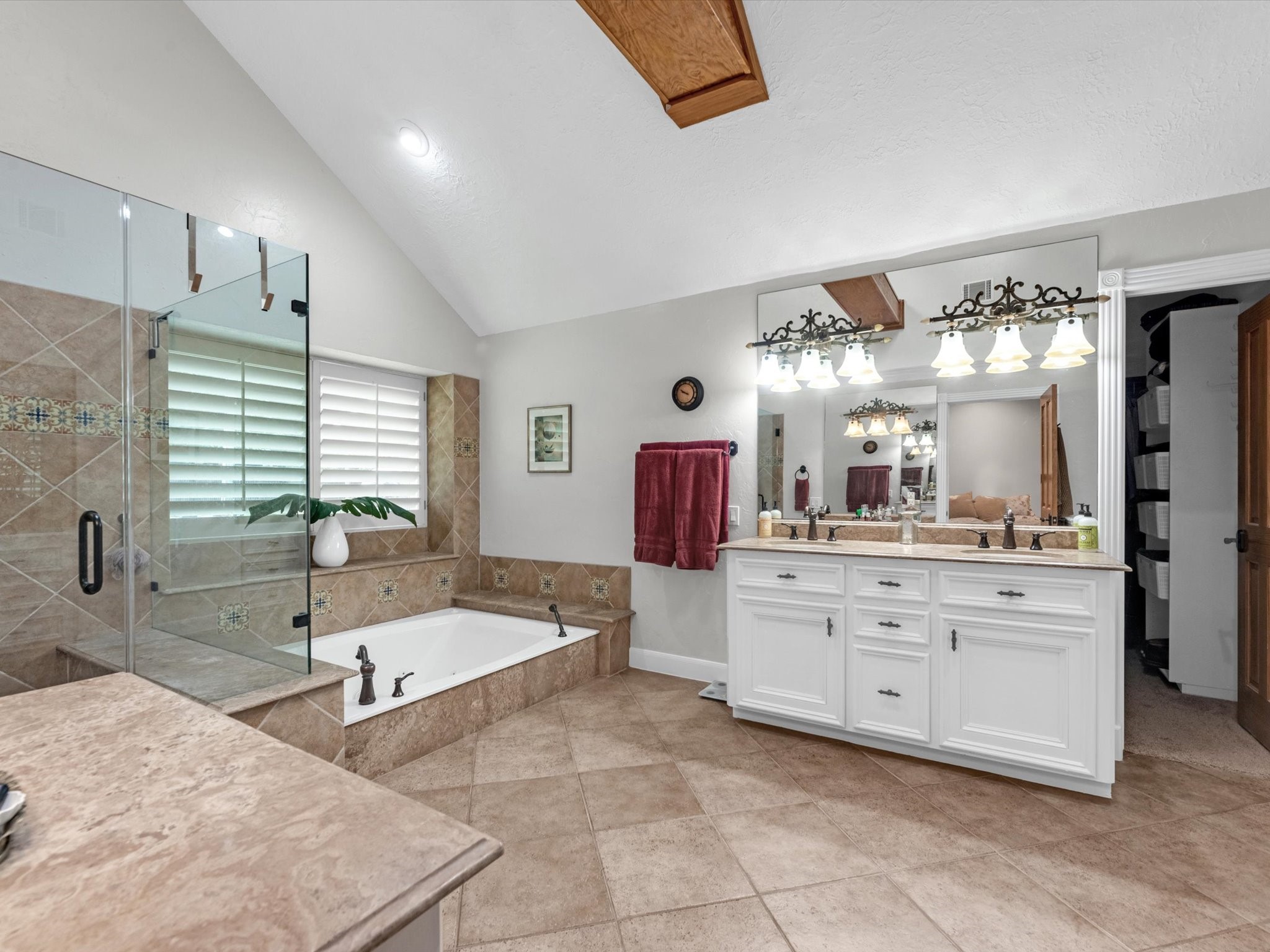 13710 Lost Creek Road Property Photo 25