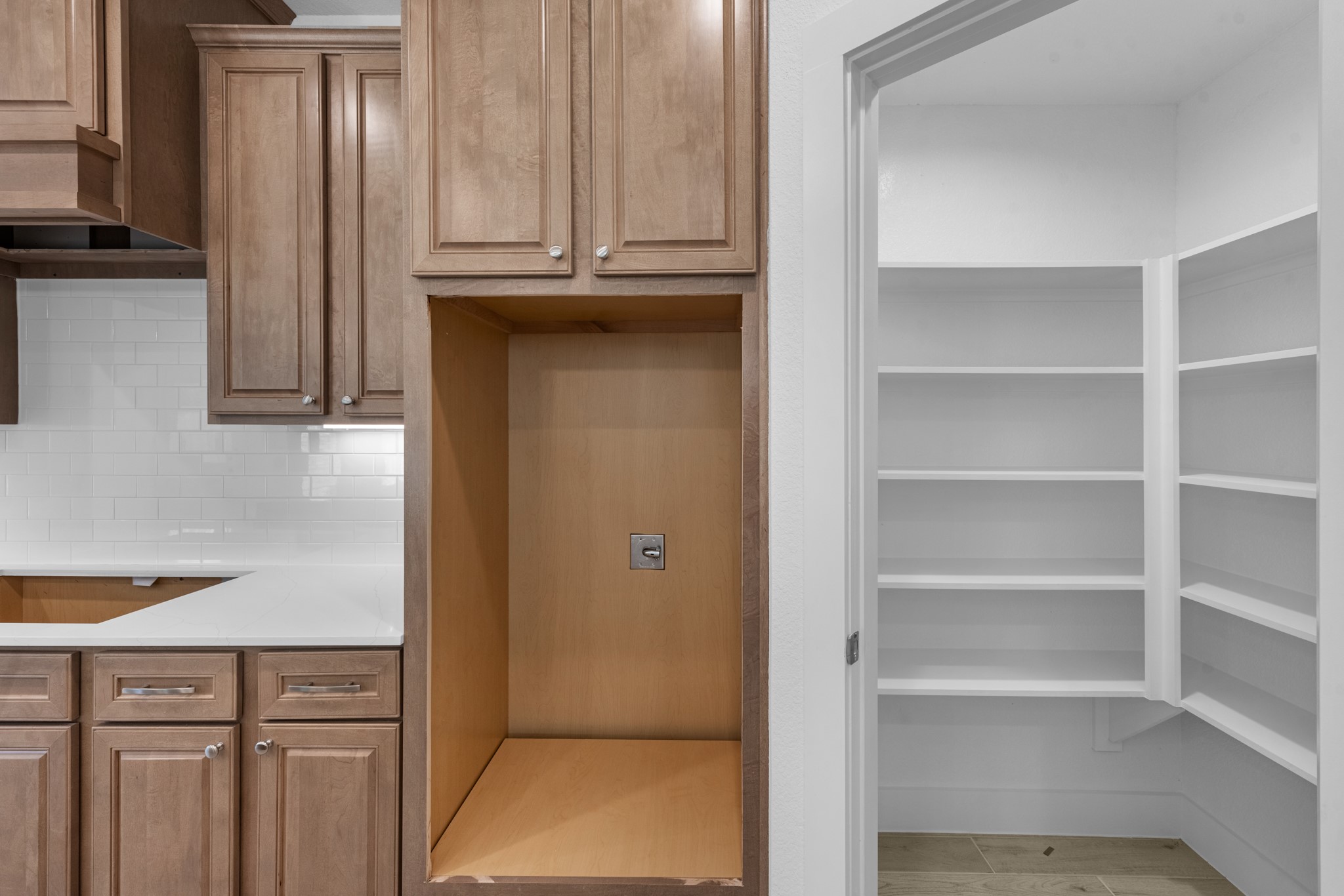2100 Golden Spruce Lane Property Photo 4