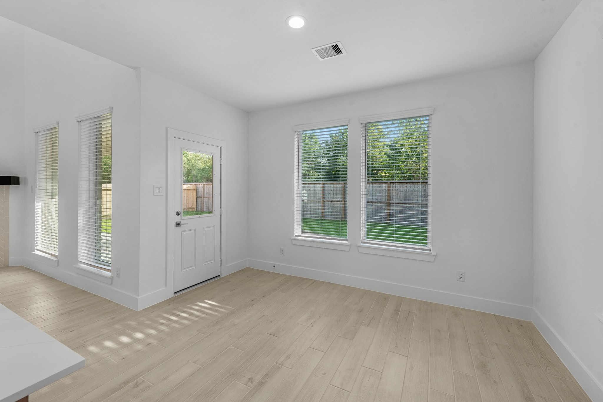 2100 Golden Spruce Lane Property Photo 5