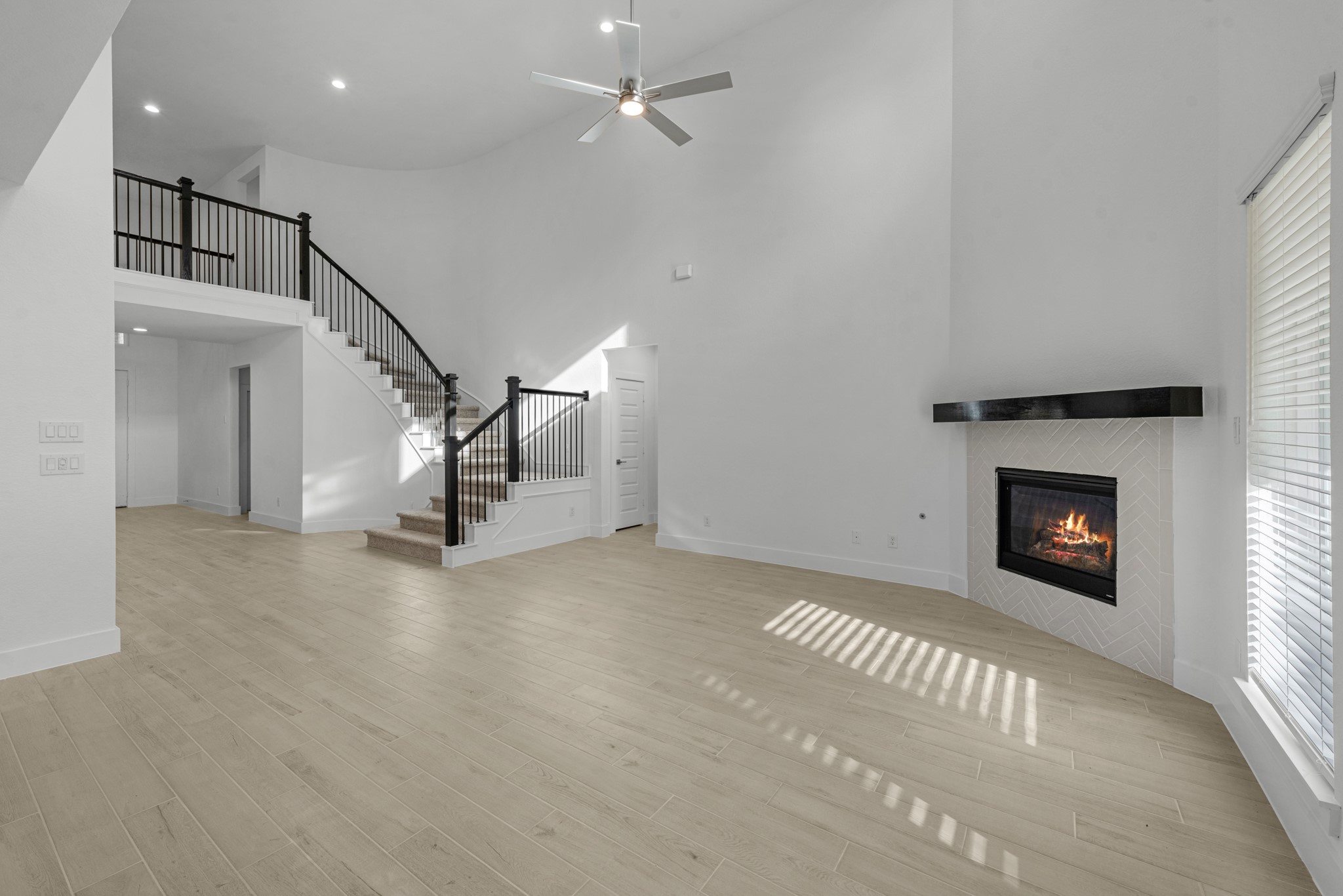 2100 Golden Spruce Lane Property Photo 6
