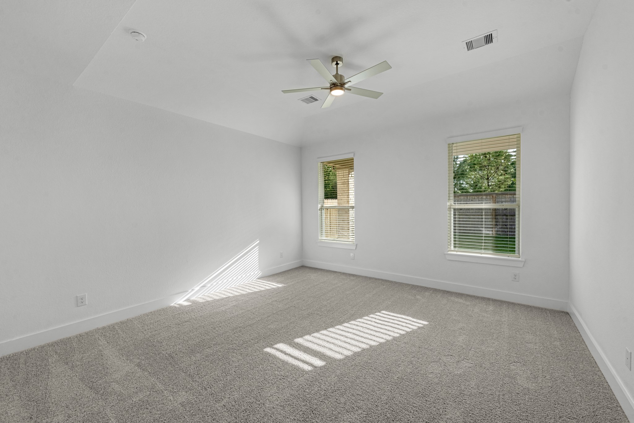 2100 Golden Spruce Lane Property Photo 8