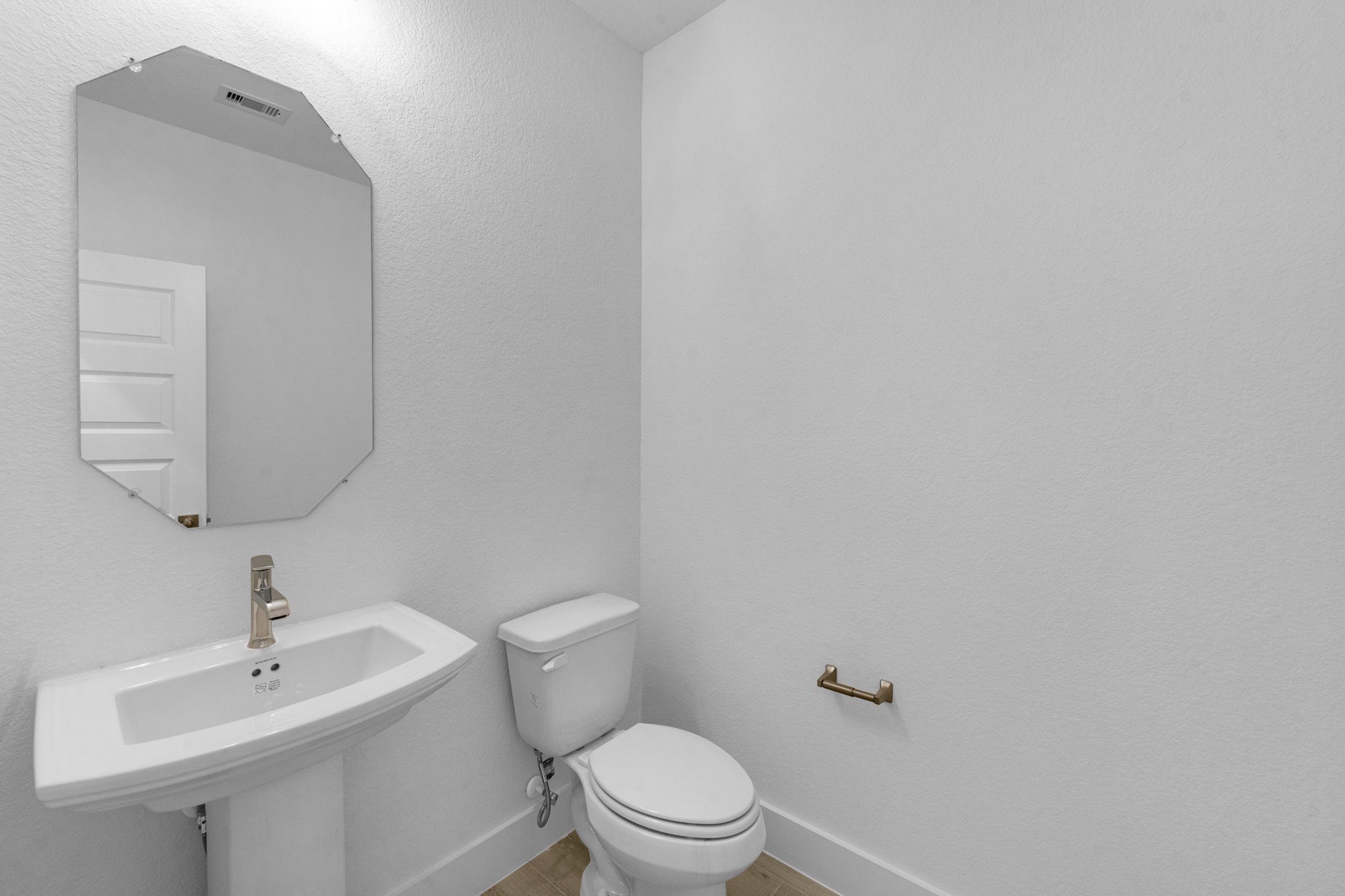 2100 Golden Spruce Lane Property Photo 14