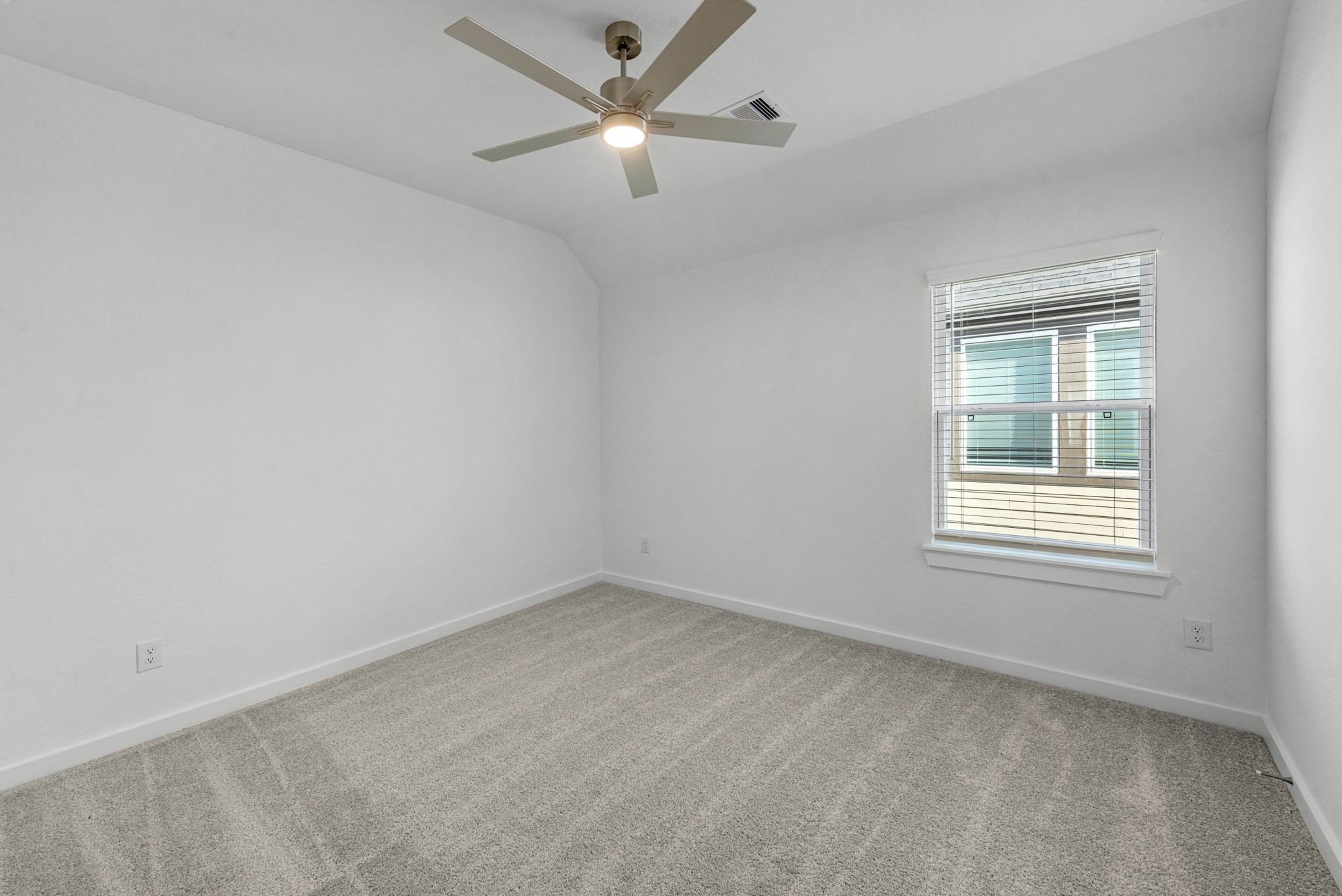 2100 Golden Spruce Lane Property Photo 20