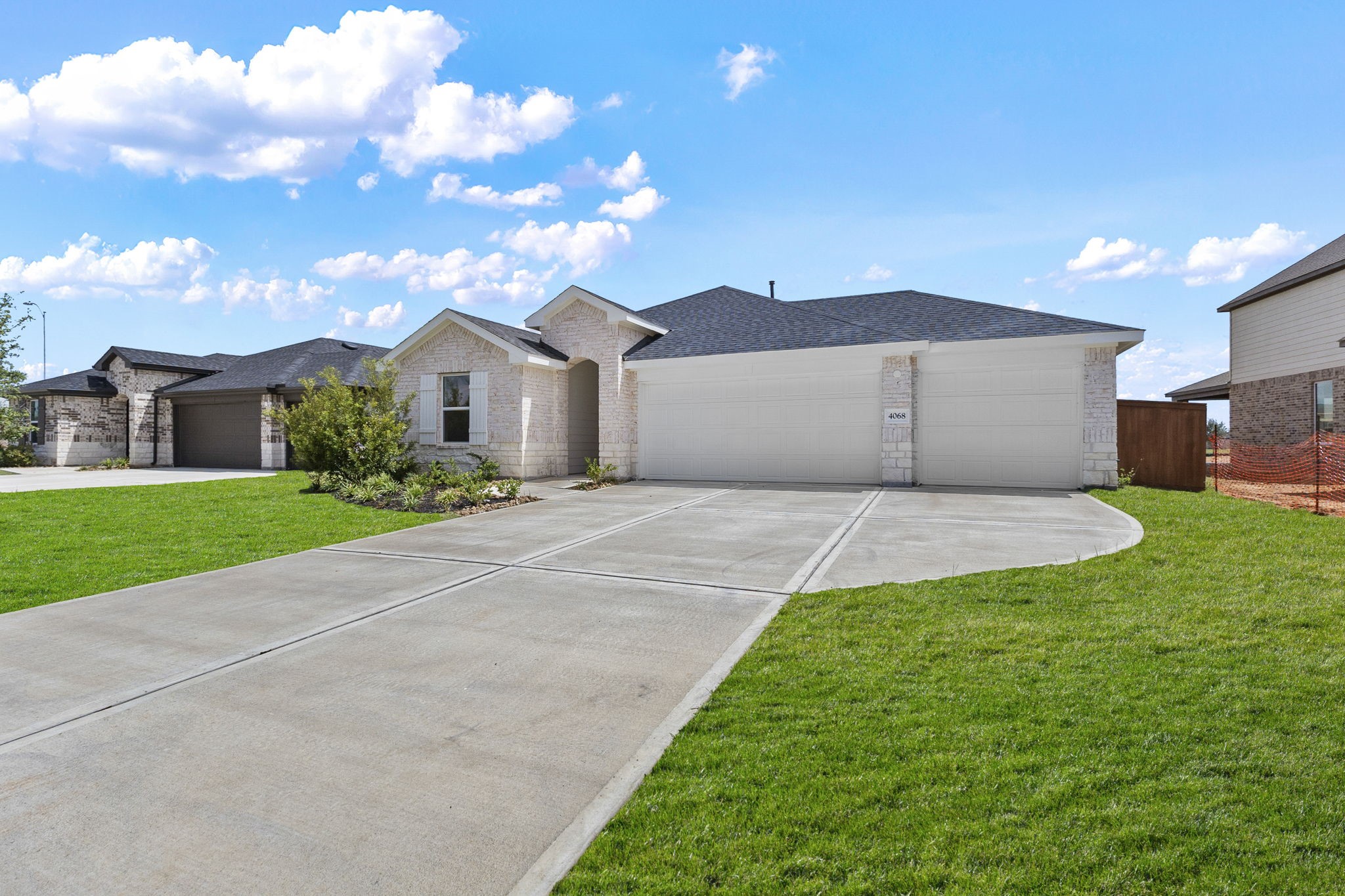 4068 Sun Burst Lane Property Photo 2