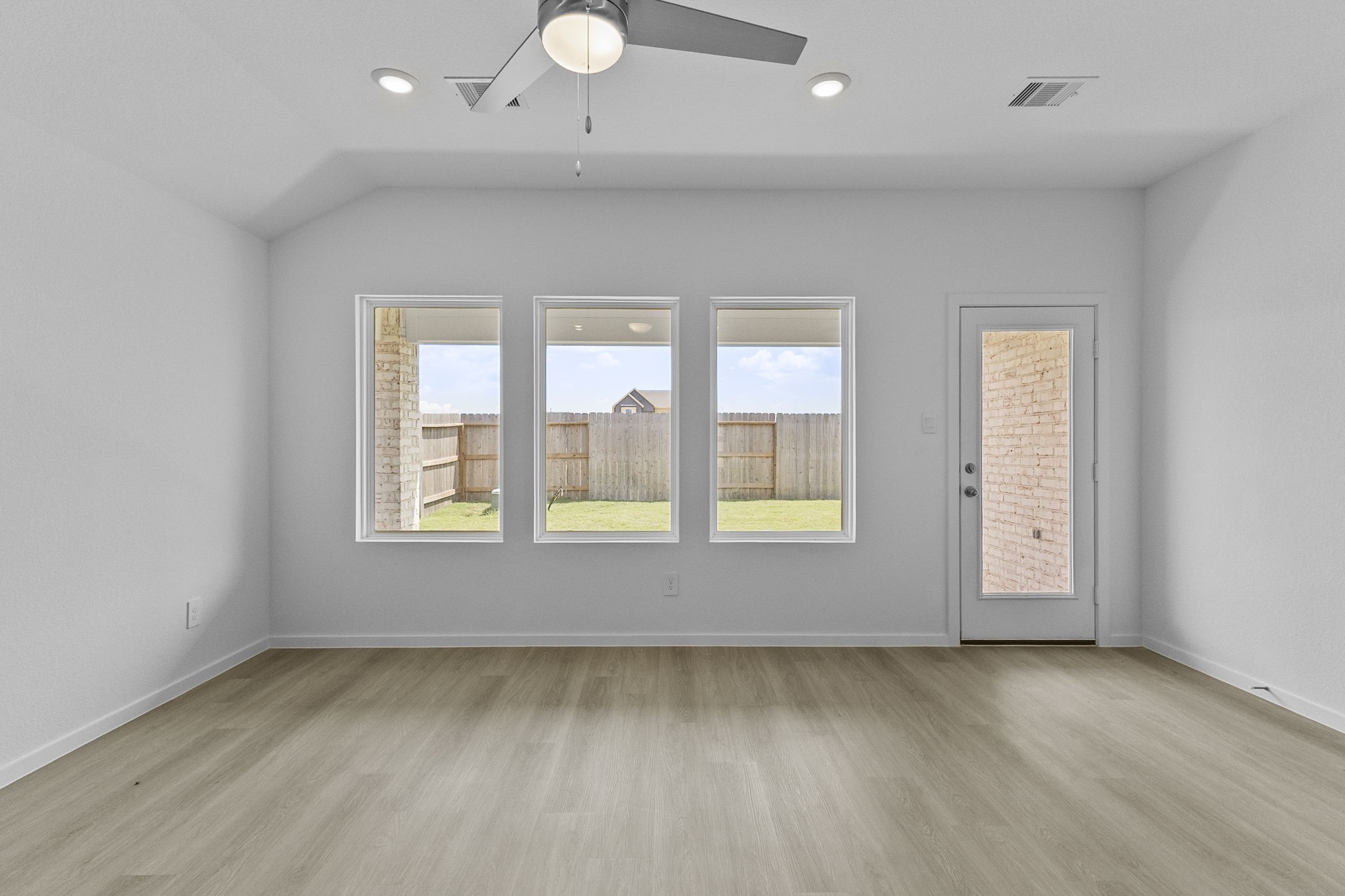 4068 Sun Burst Lane Property Photo 13