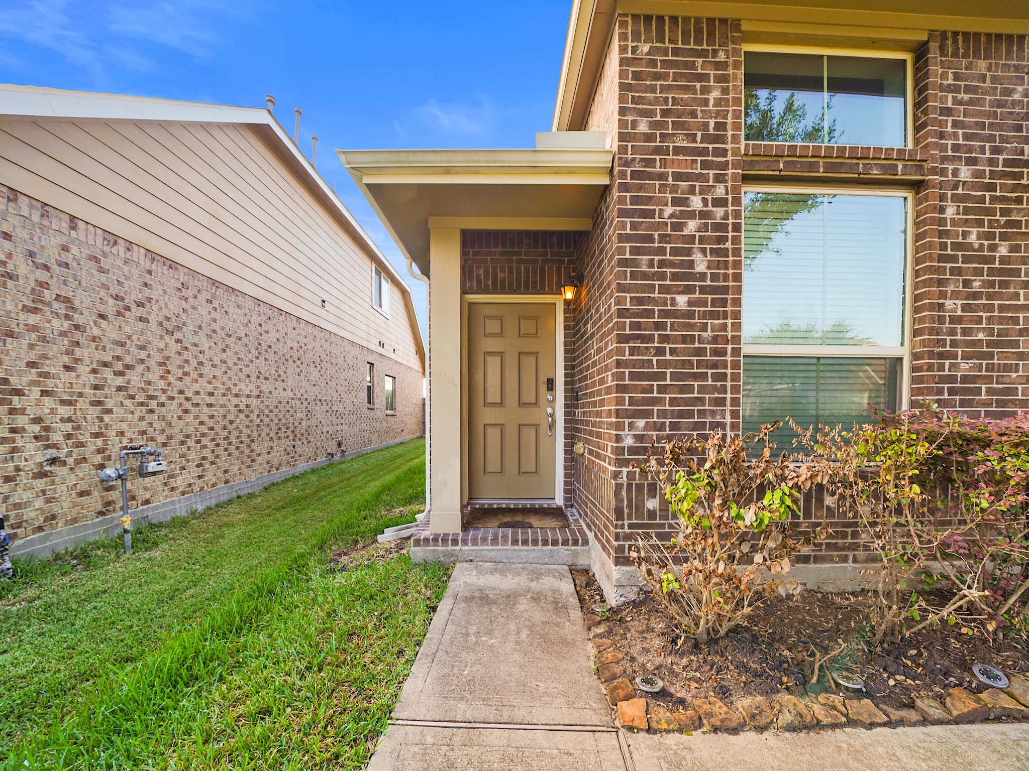 20223 Weeping Pine Way Property Photo 1