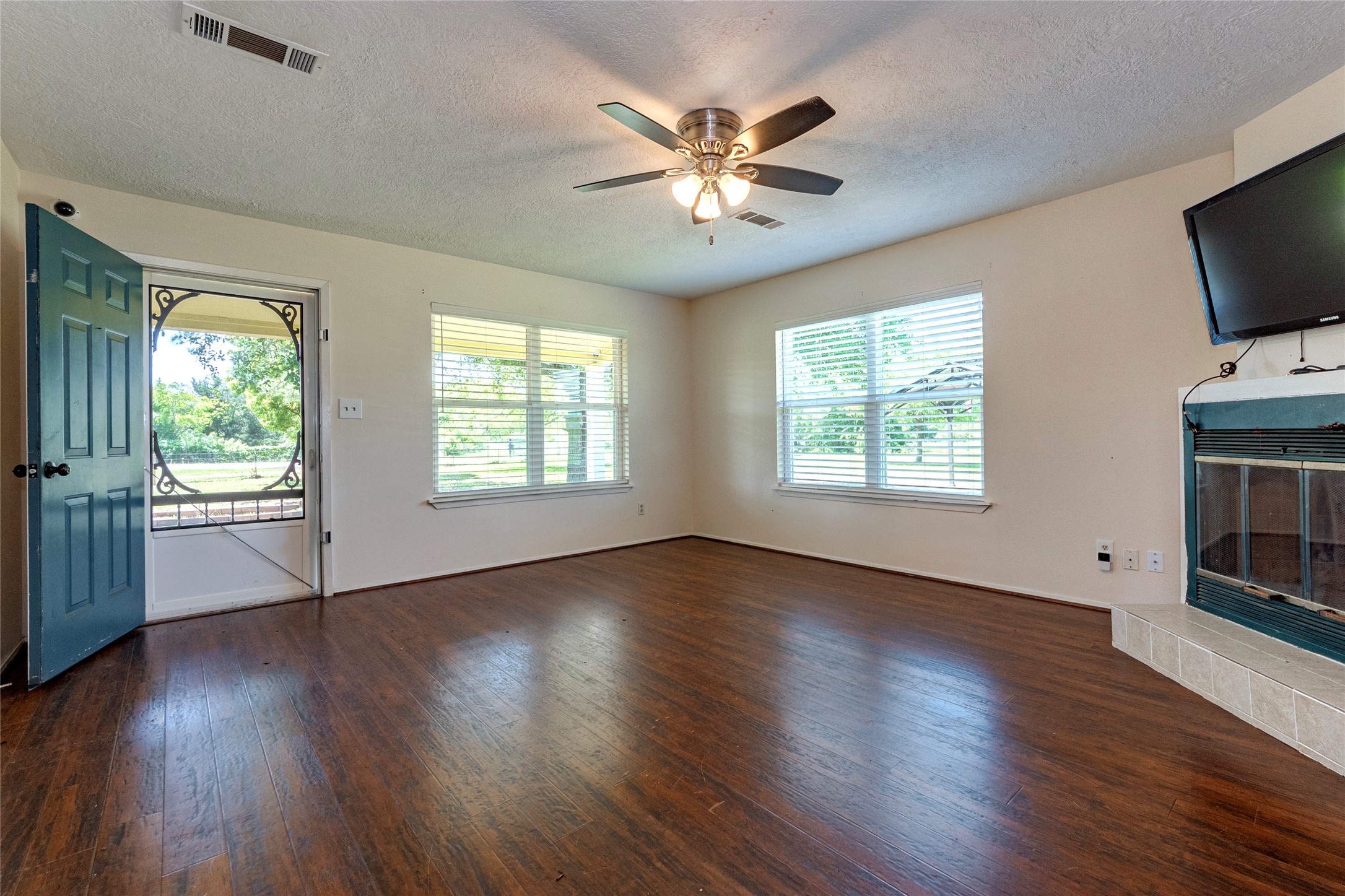 5383 Wilson Avenue Property Photo 5