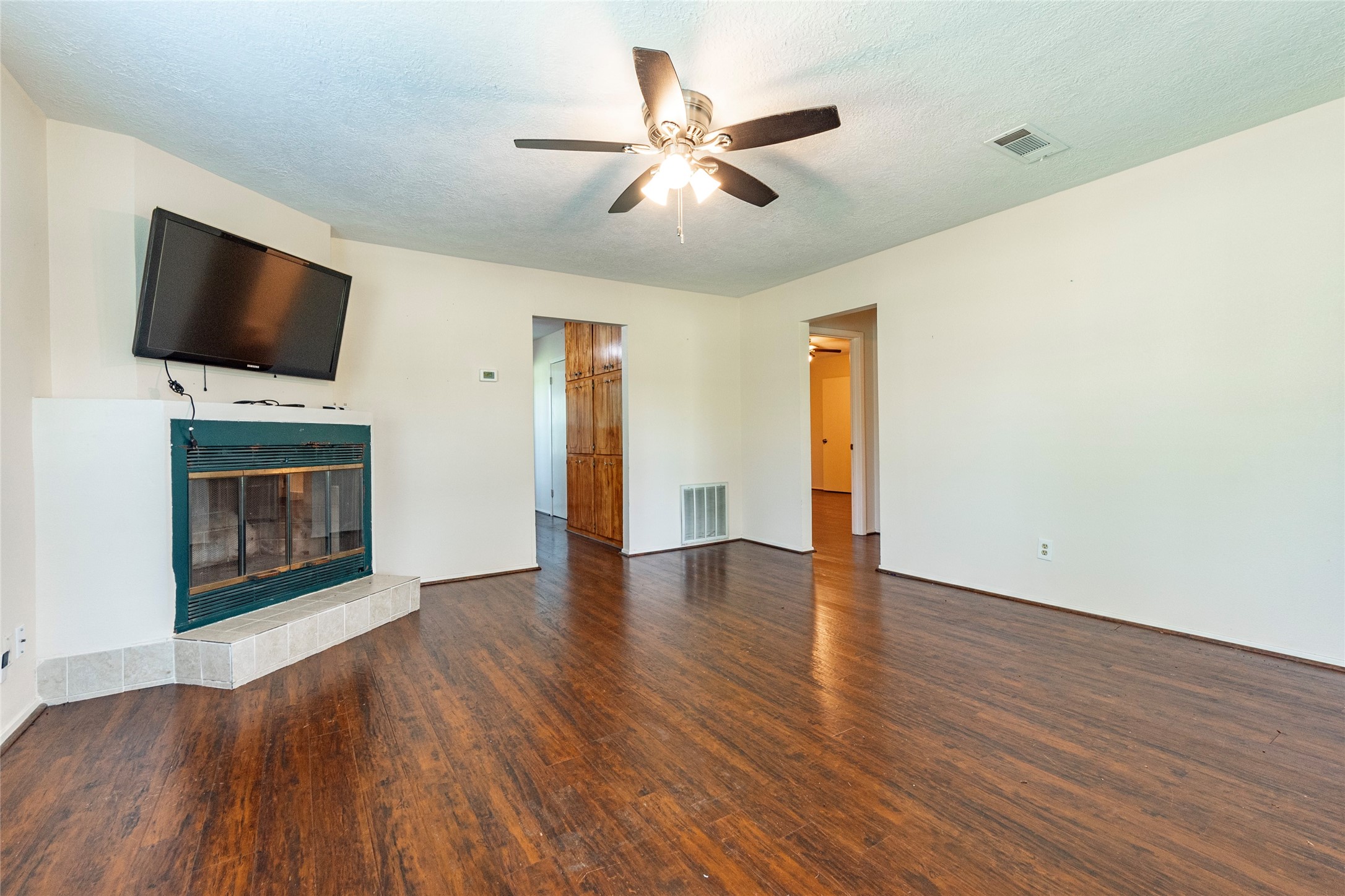 5383 Wilson Avenue Property Photo 6