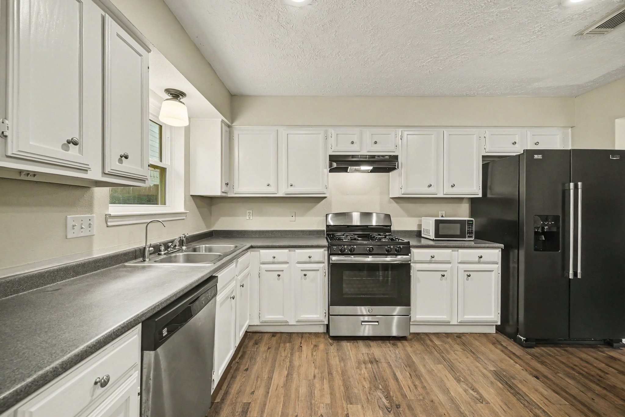 12210 Taylors Crossing Drive Property Photo 7