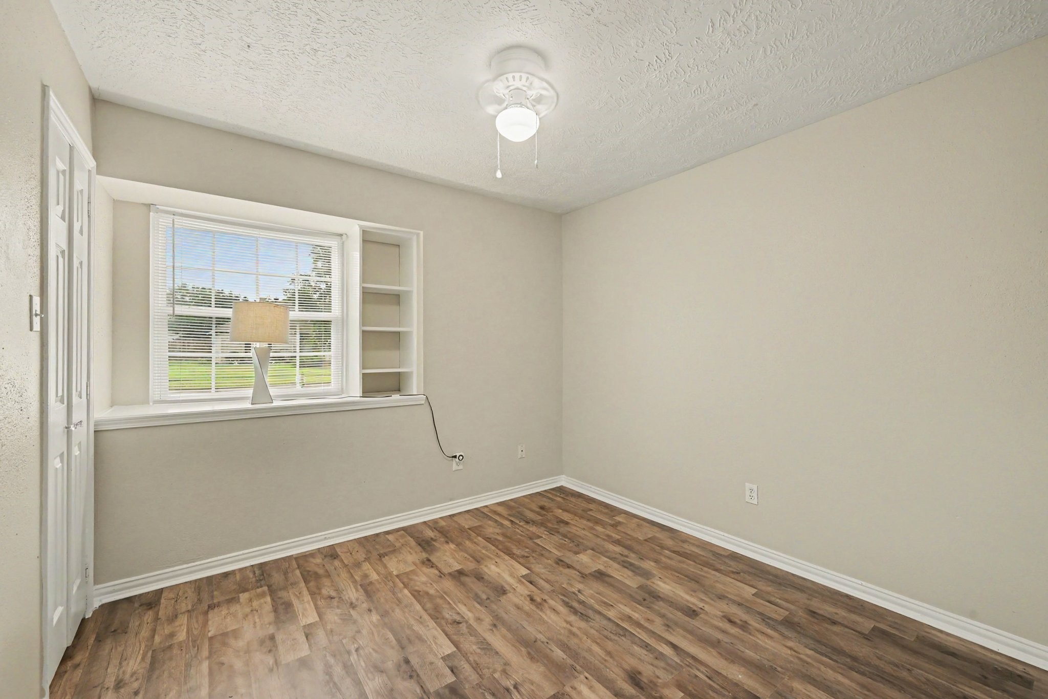12210 Taylors Crossing Drive Property Photo 8