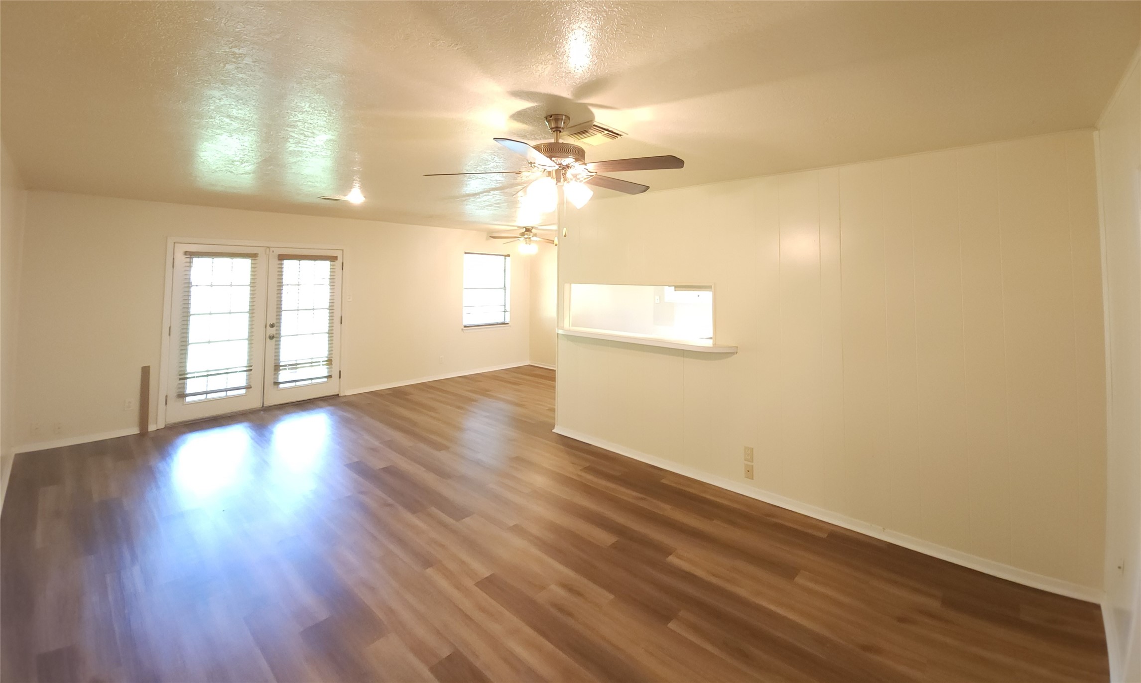 5322 Royal Oak Drive Property Photo 5