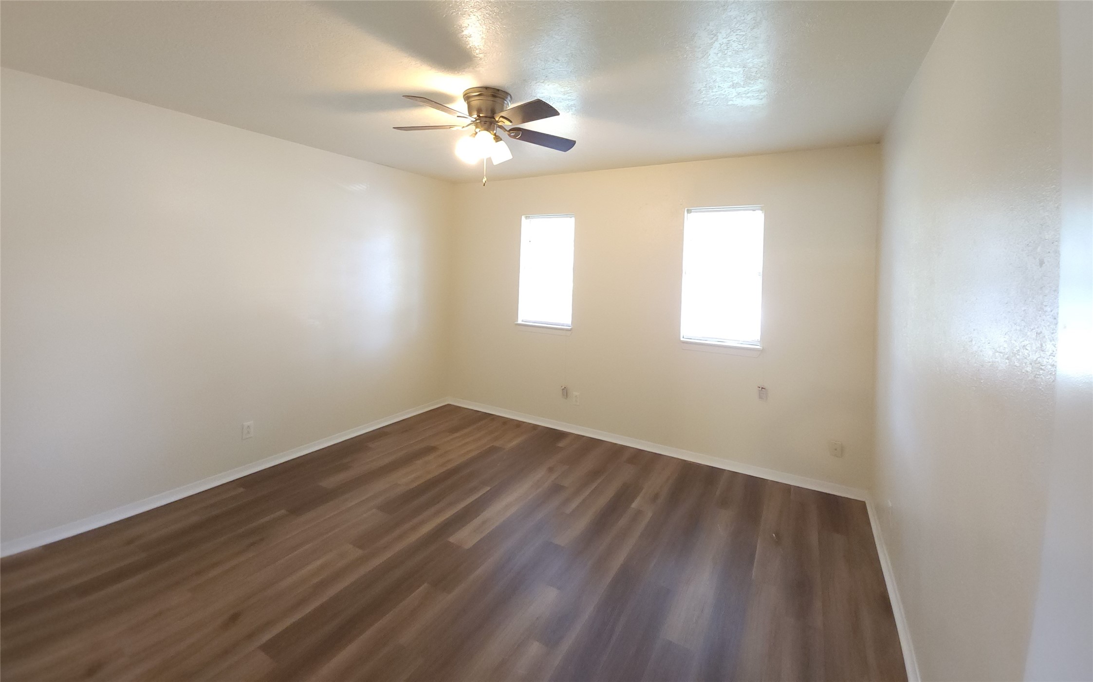 5322 Royal Oak Drive Property Photo 8