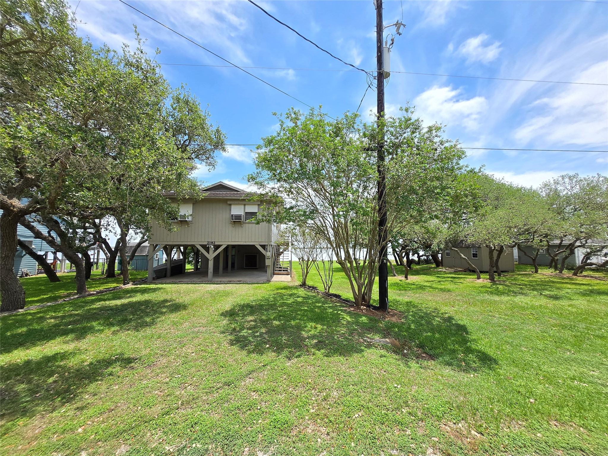 2182 W Bayshore Drive Property Photo 3