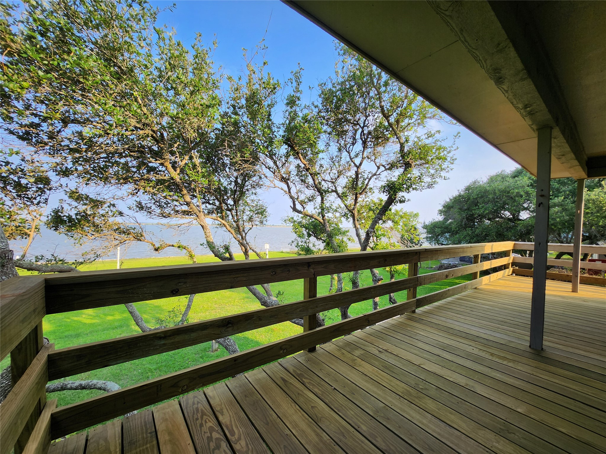 2182 W Bayshore Drive Property Photo 5