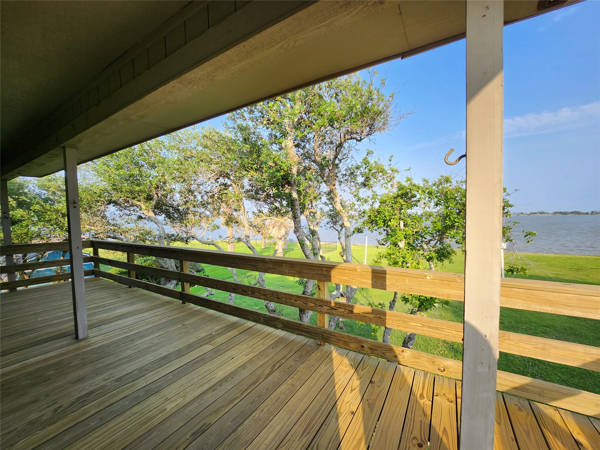 2182 W Bayshore Drive Property Photo 7