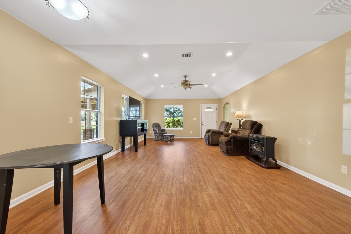 12415 Roesler Road Property Photo 5