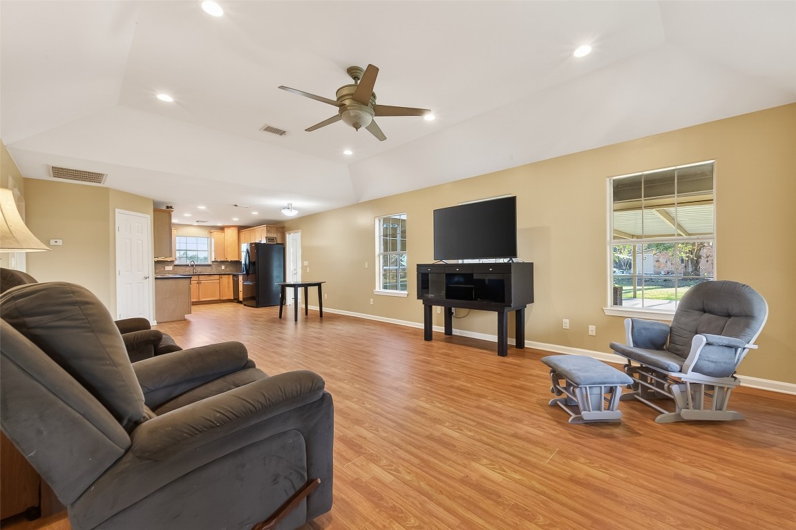 12415 Roesler Road Property Photo 7