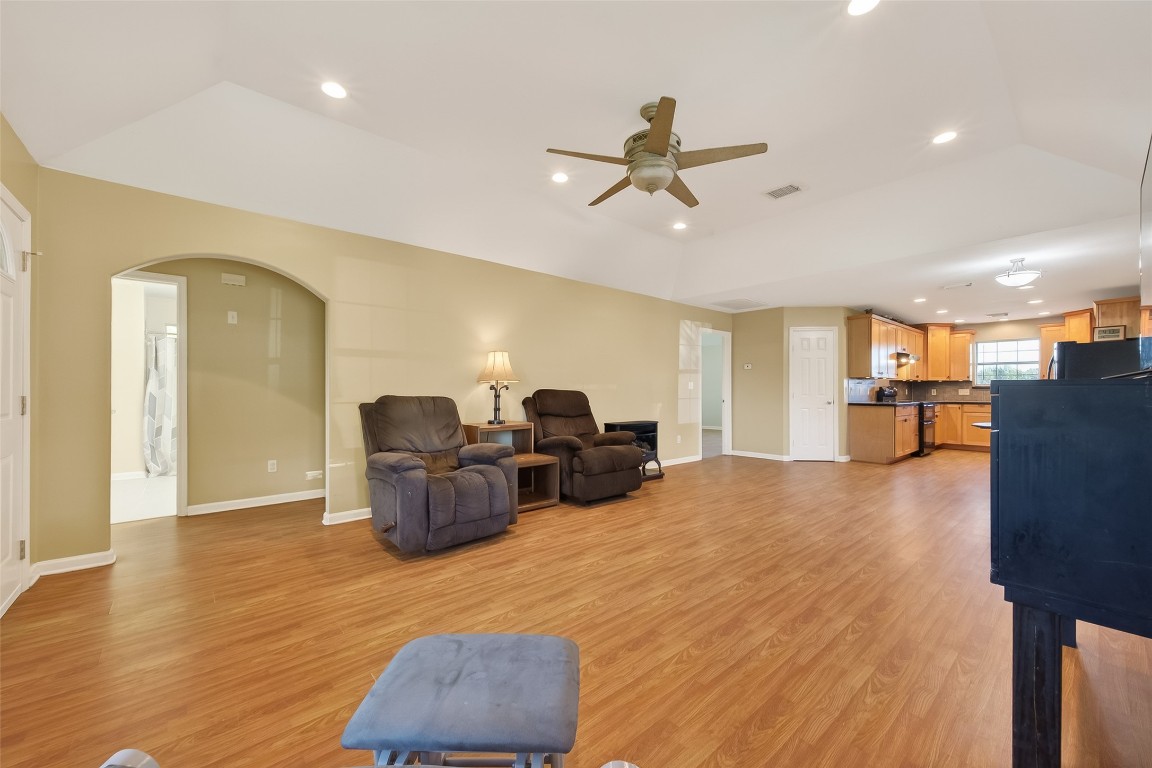 12415 Roesler Road Property Photo 8