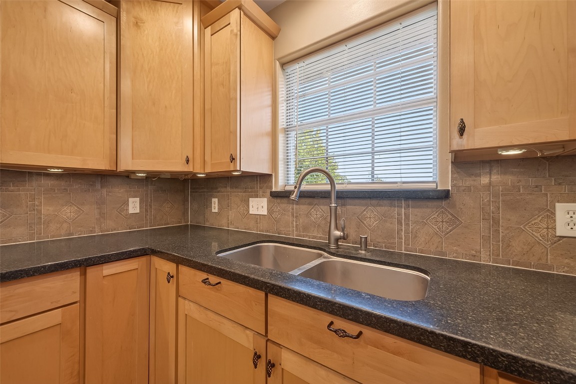 12415 Roesler Road Property Photo 13