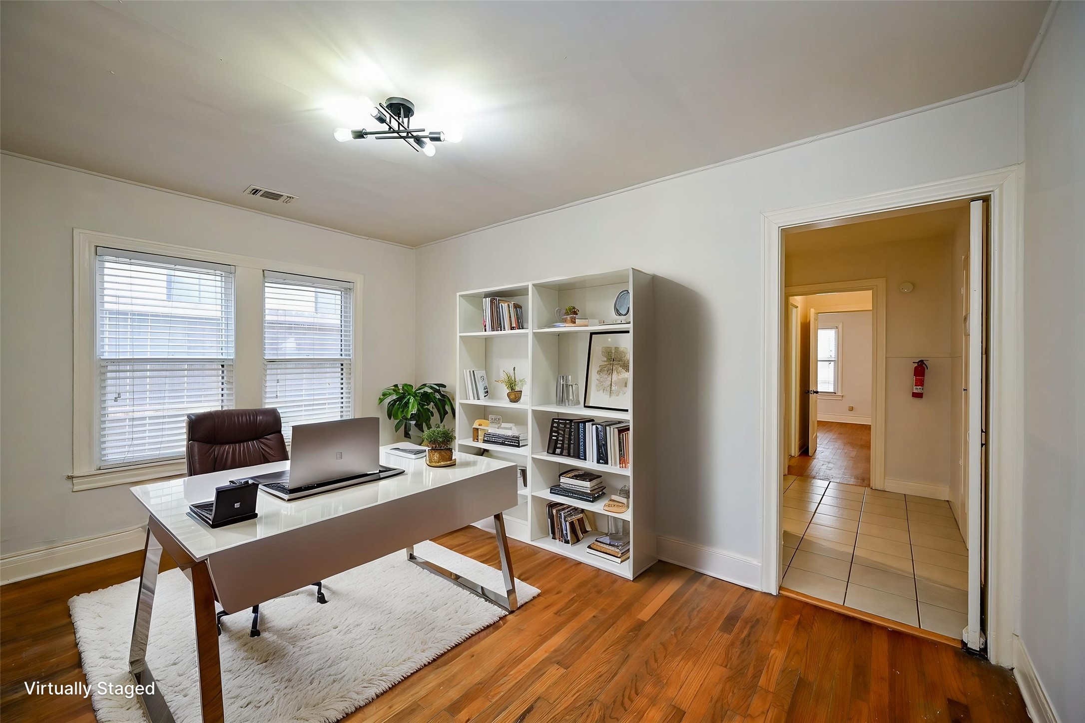 1804 1/2 Summer Street Property Photo 4