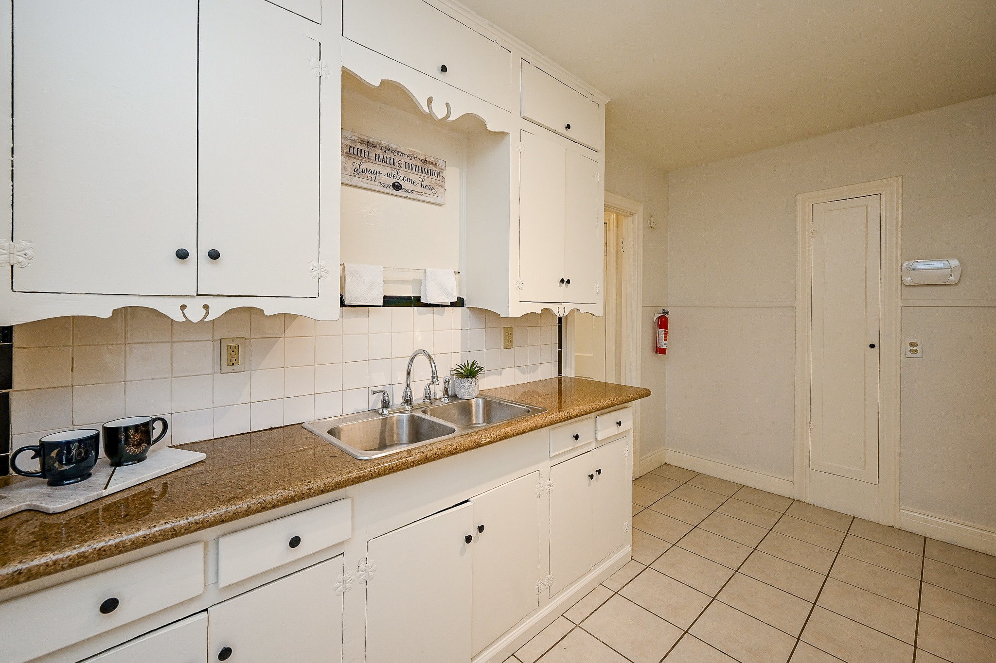 1804 1/2 Summer Street Property Photo 6