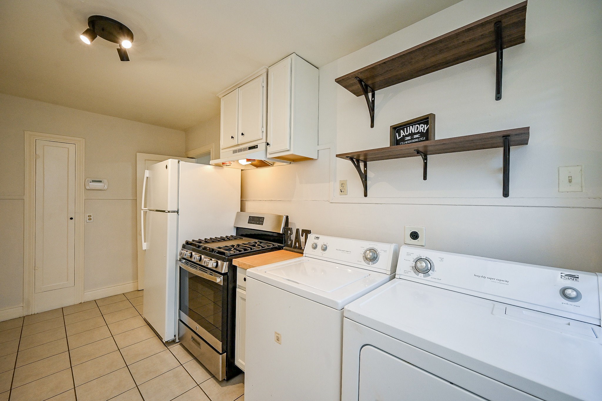 1804 1/2 Summer Street Property Photo 8