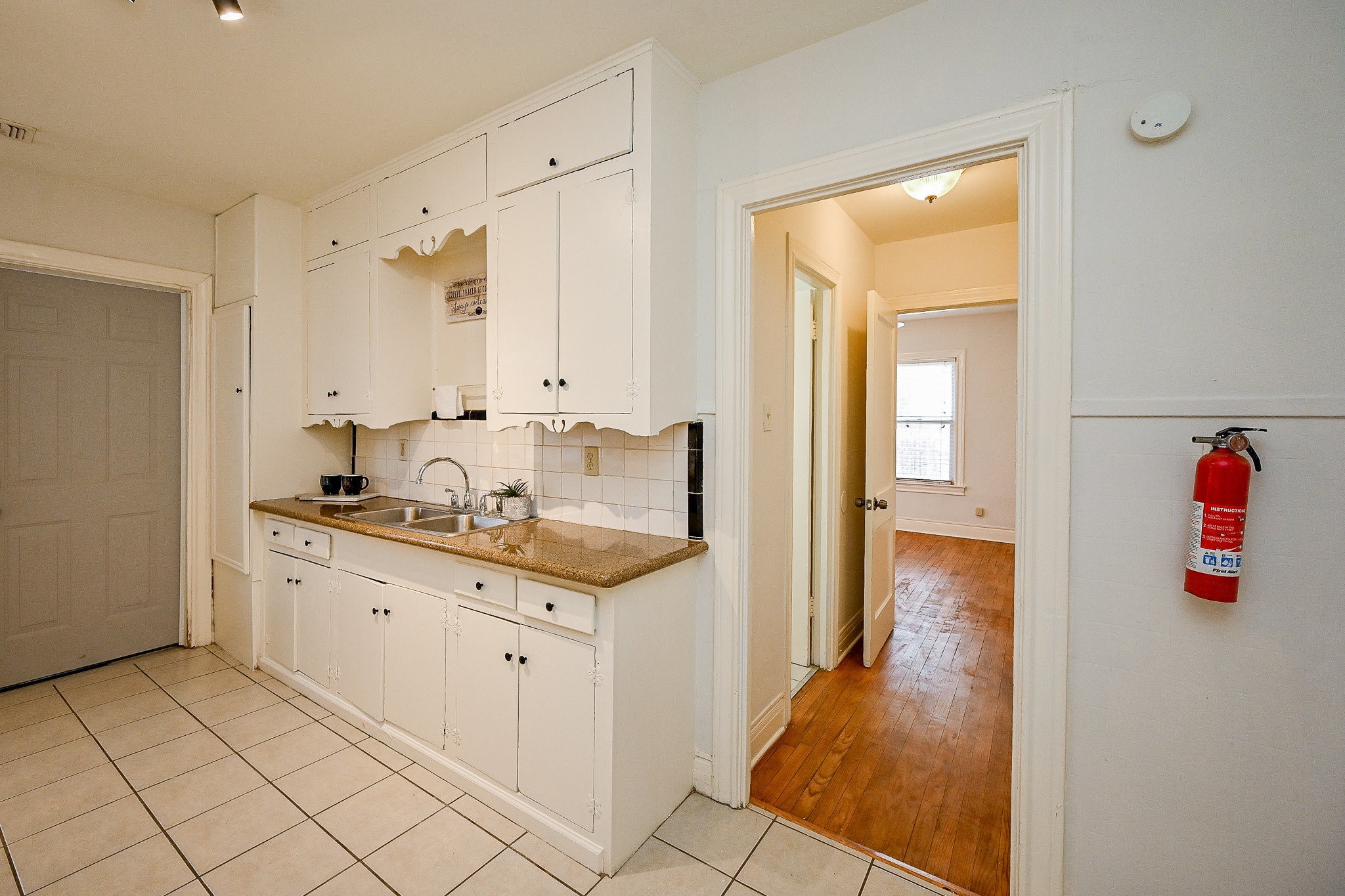 1804 1/2 Summer Street Property Photo 9