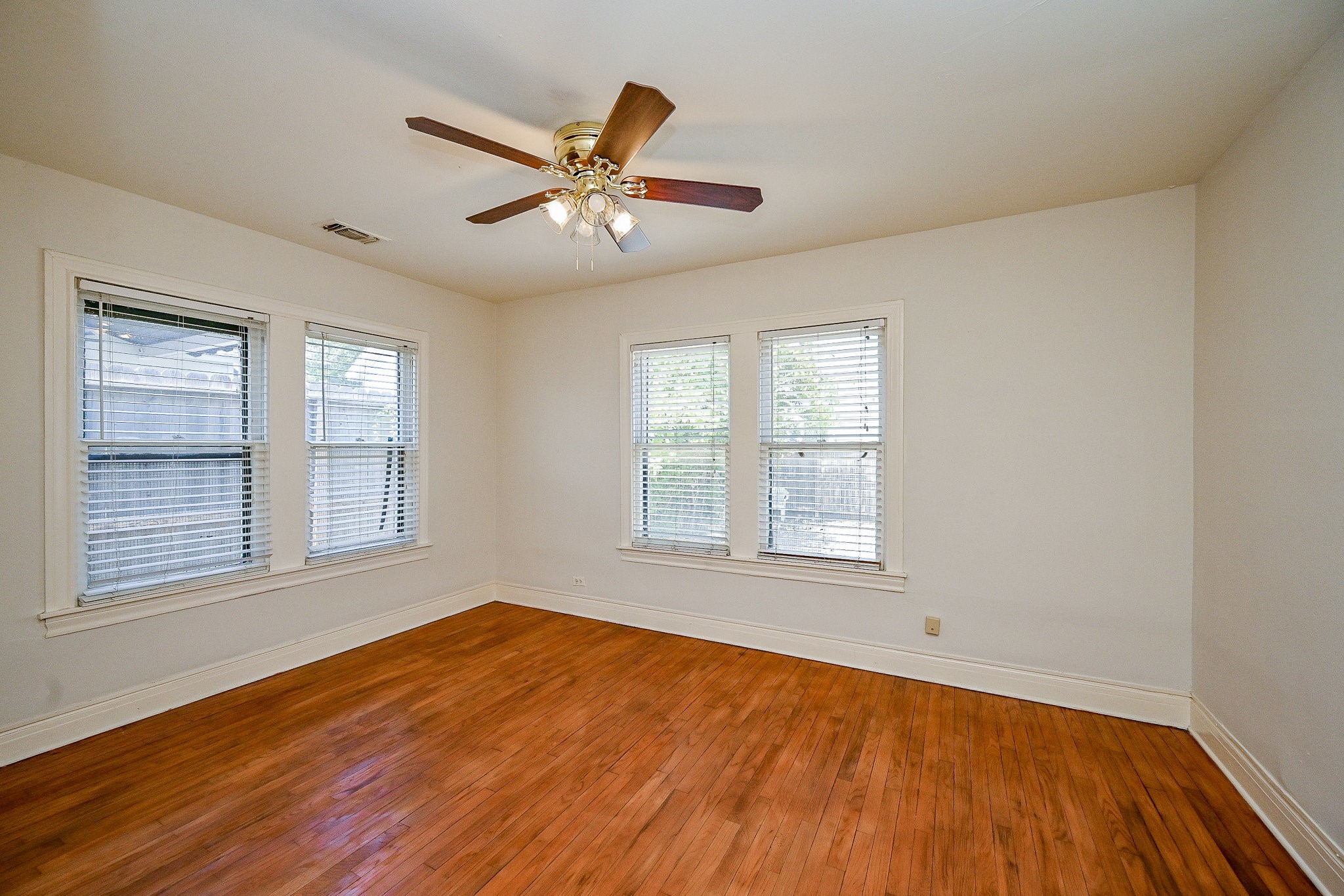 1804 1/2 Summer Street Property Photo 16