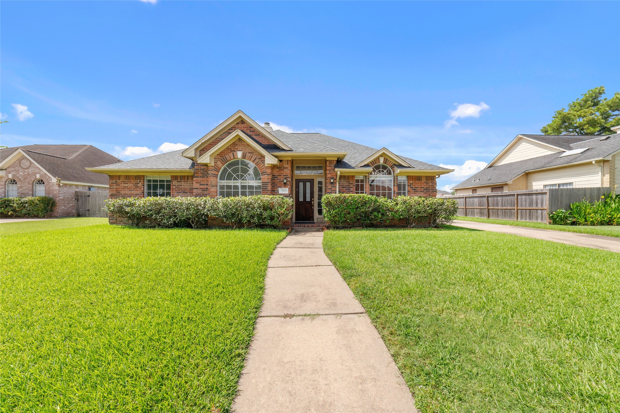 7919 Quail Meadow Drive Property Photo 1