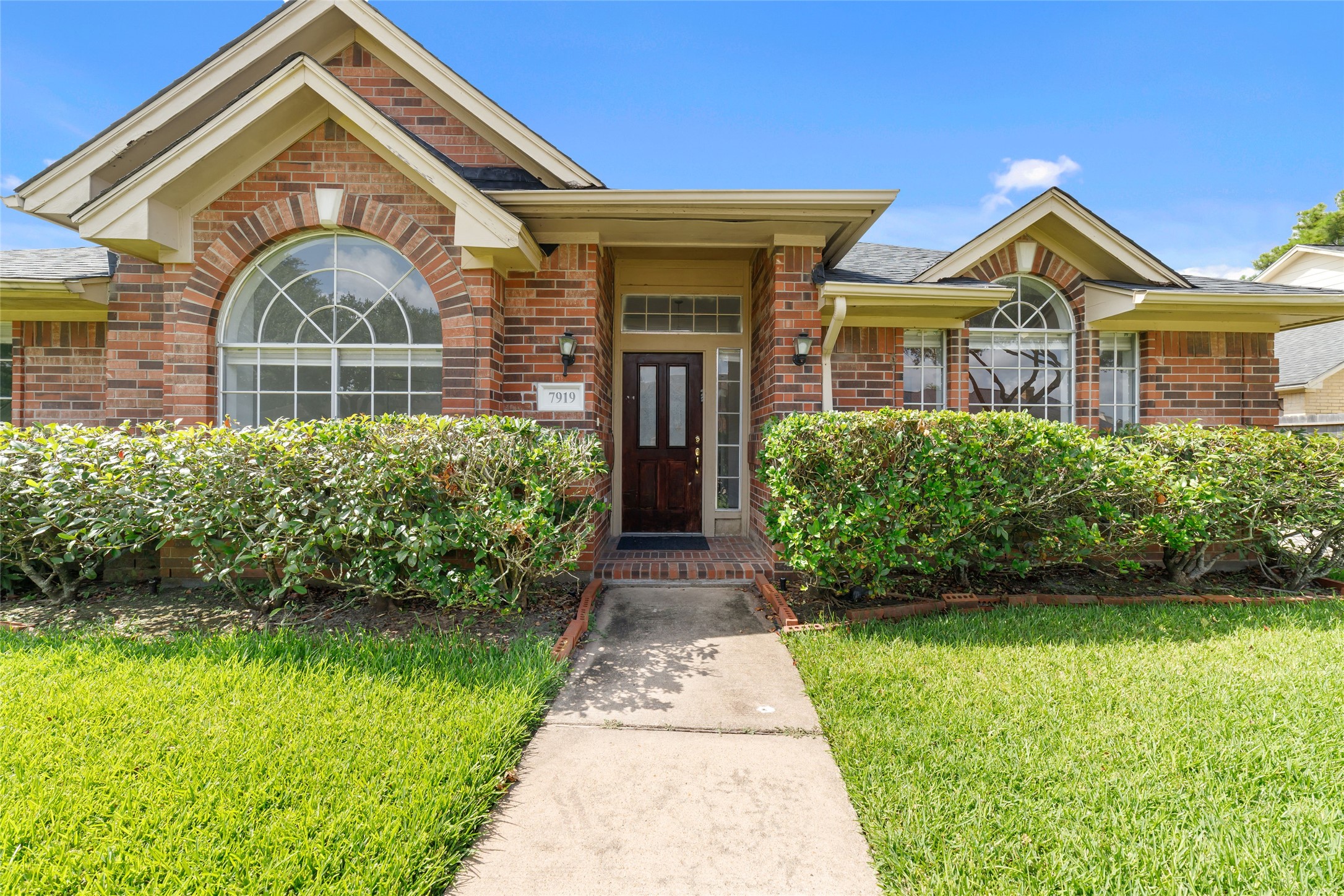 7919 Quail Meadow Drive Property Photo 2
