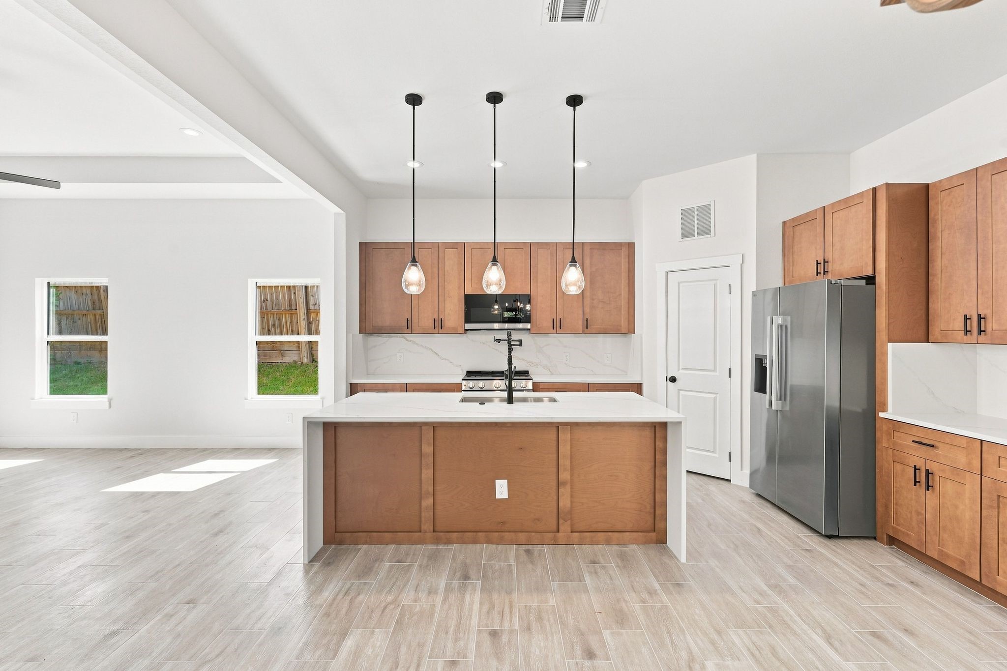 3020 Apache Street Property Photo 10