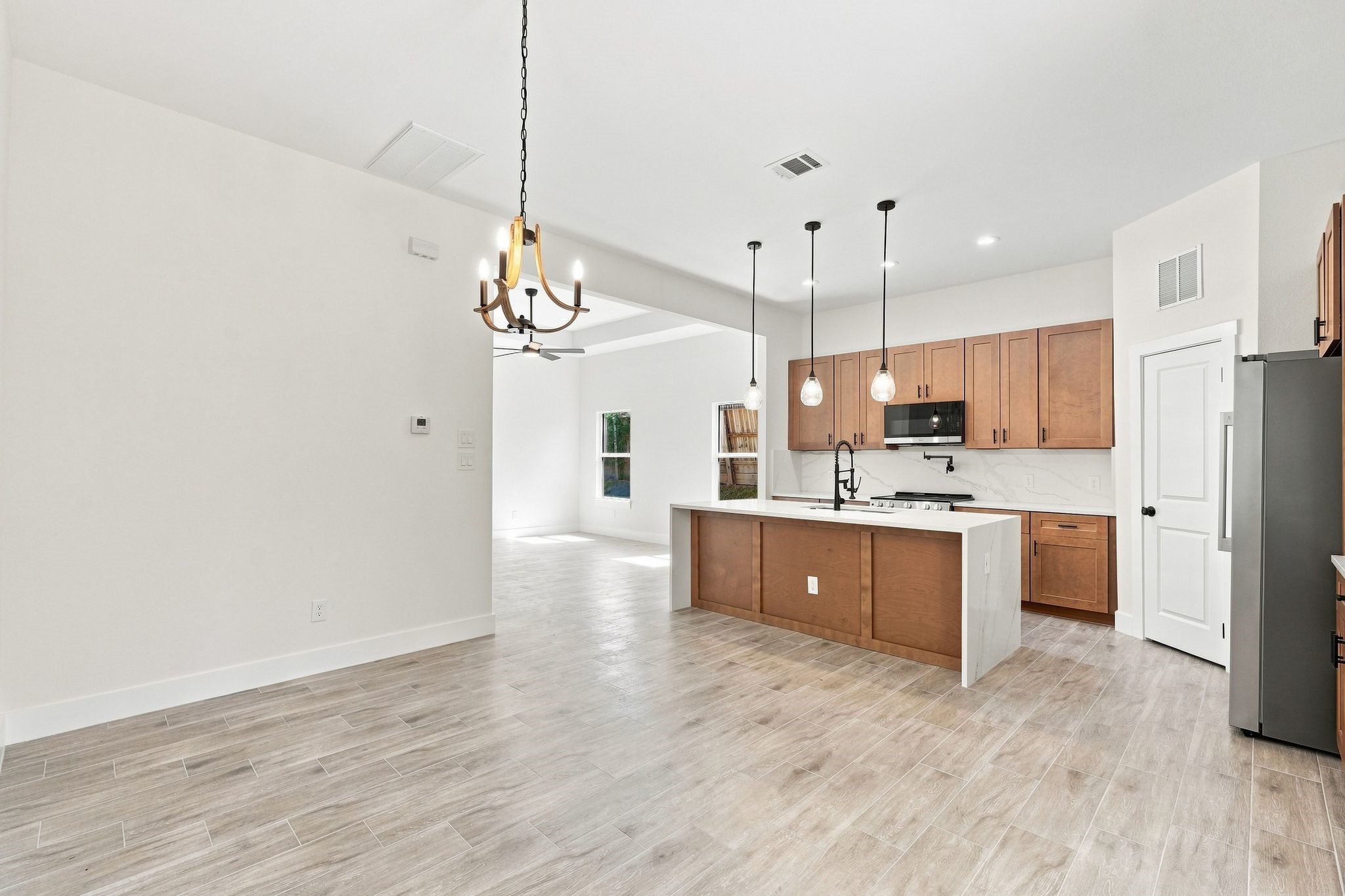 3020 Apache Street Property Photo 14
