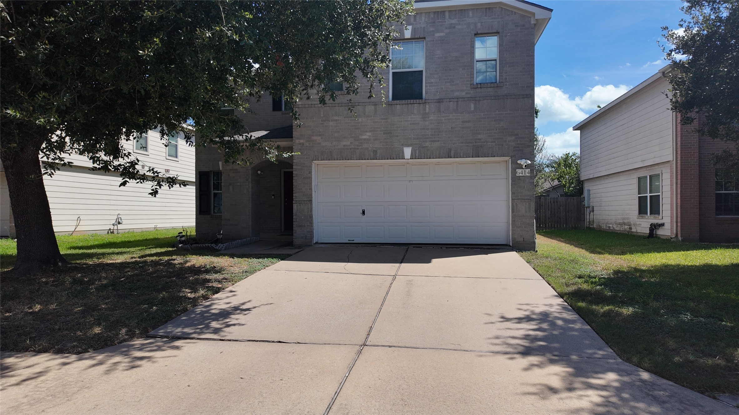 6414 Warfield Lane Property Photo 2