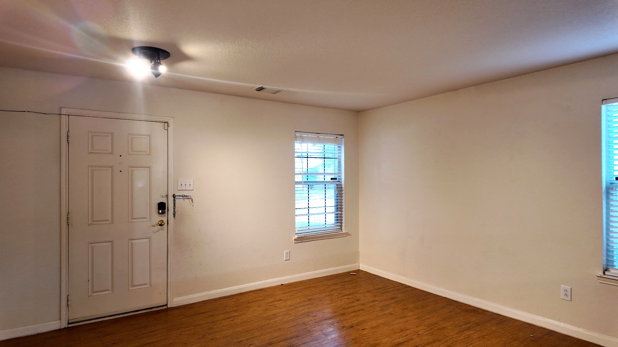 6414 Warfield Lane Property Photo 3