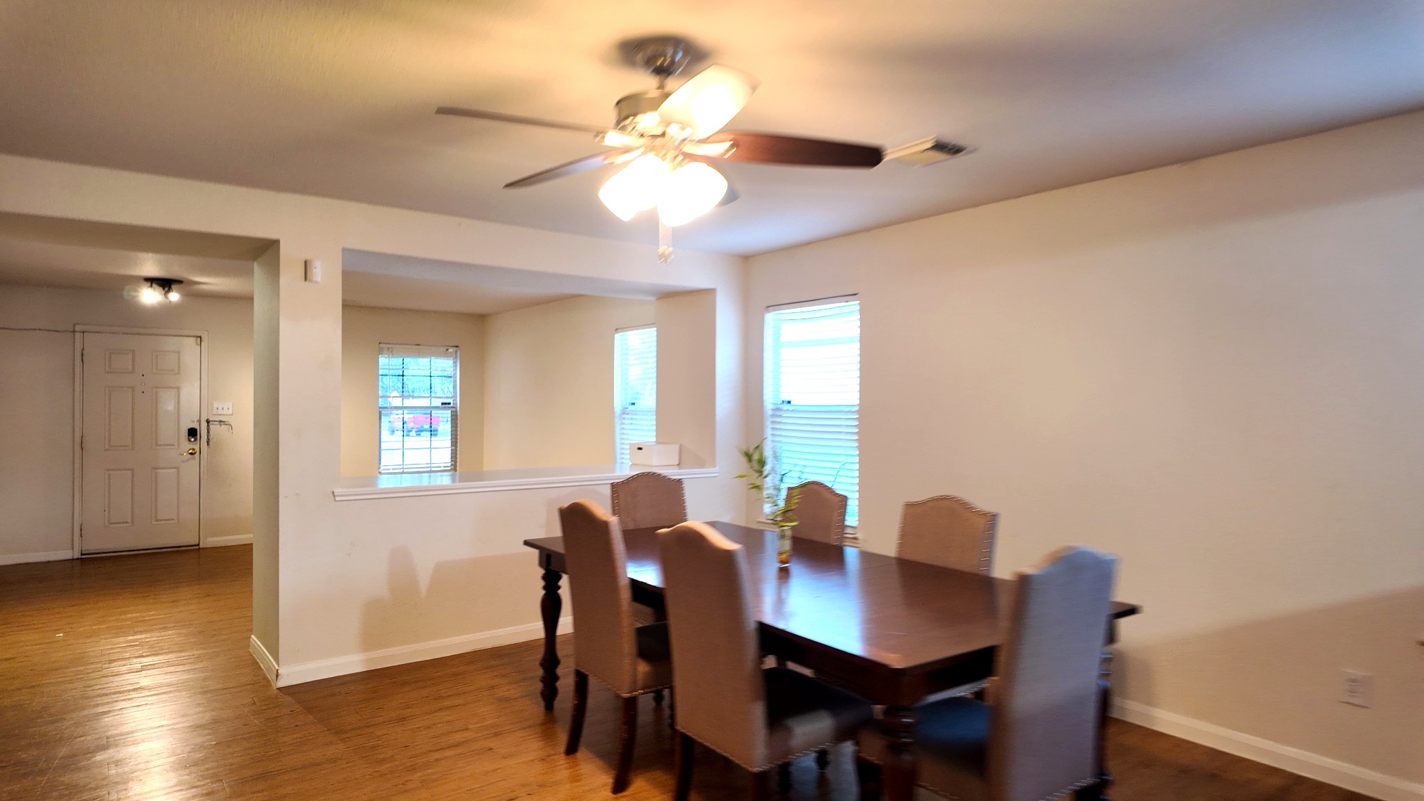 6414 Warfield Lane Property Photo 4