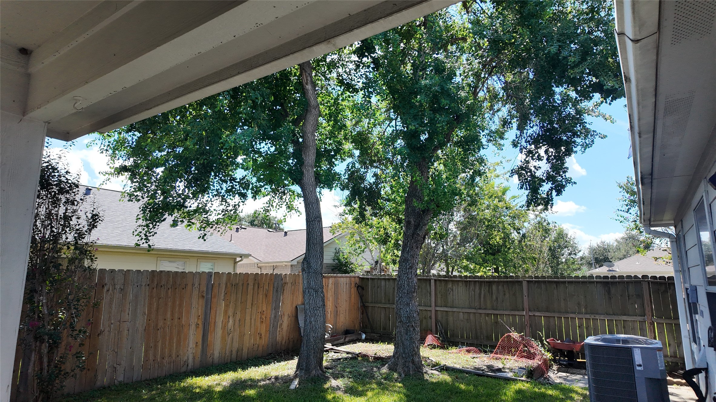 6414 Warfield Lane Property Photo 6