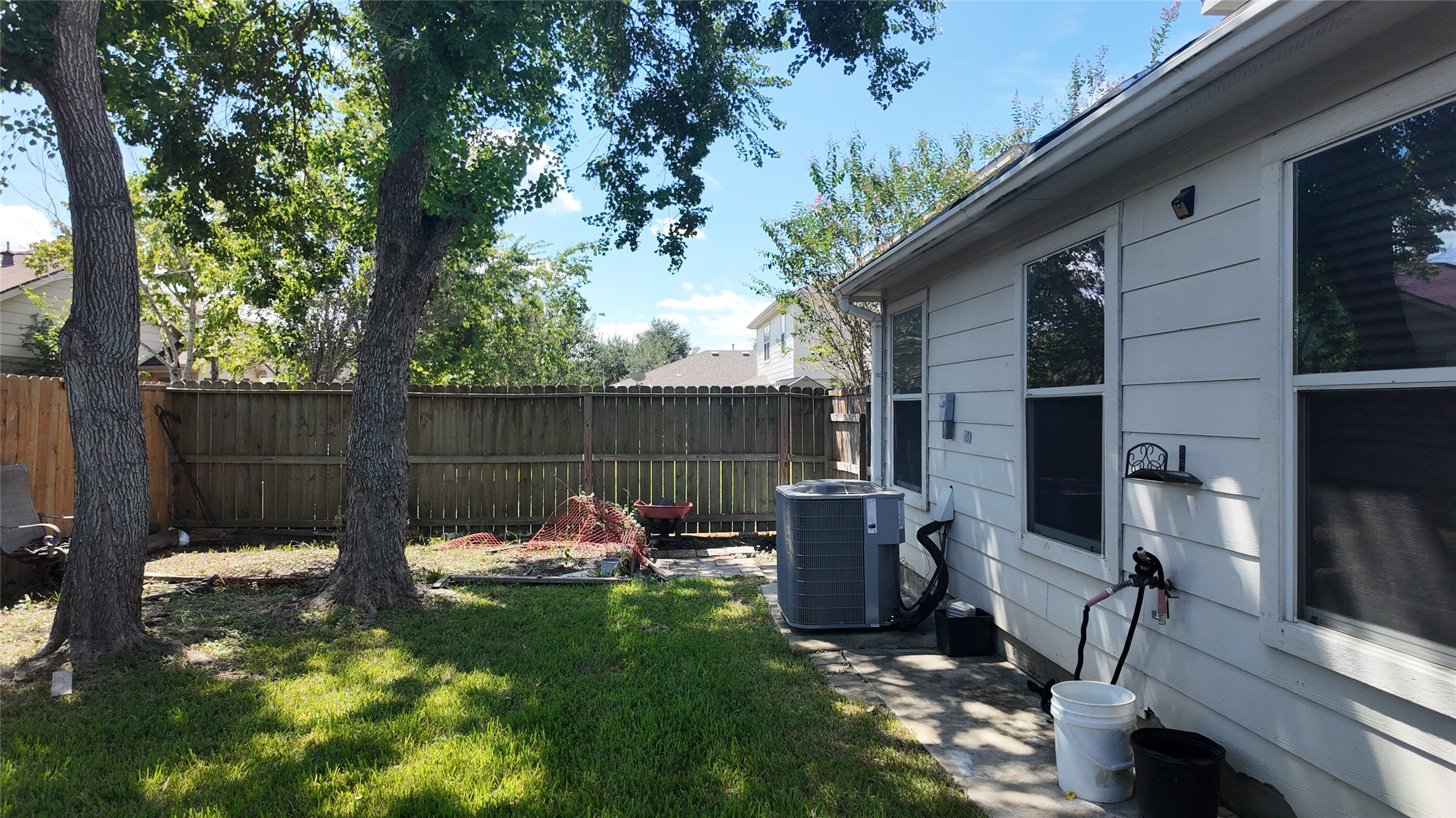 6414 Warfield Lane Property Photo 7