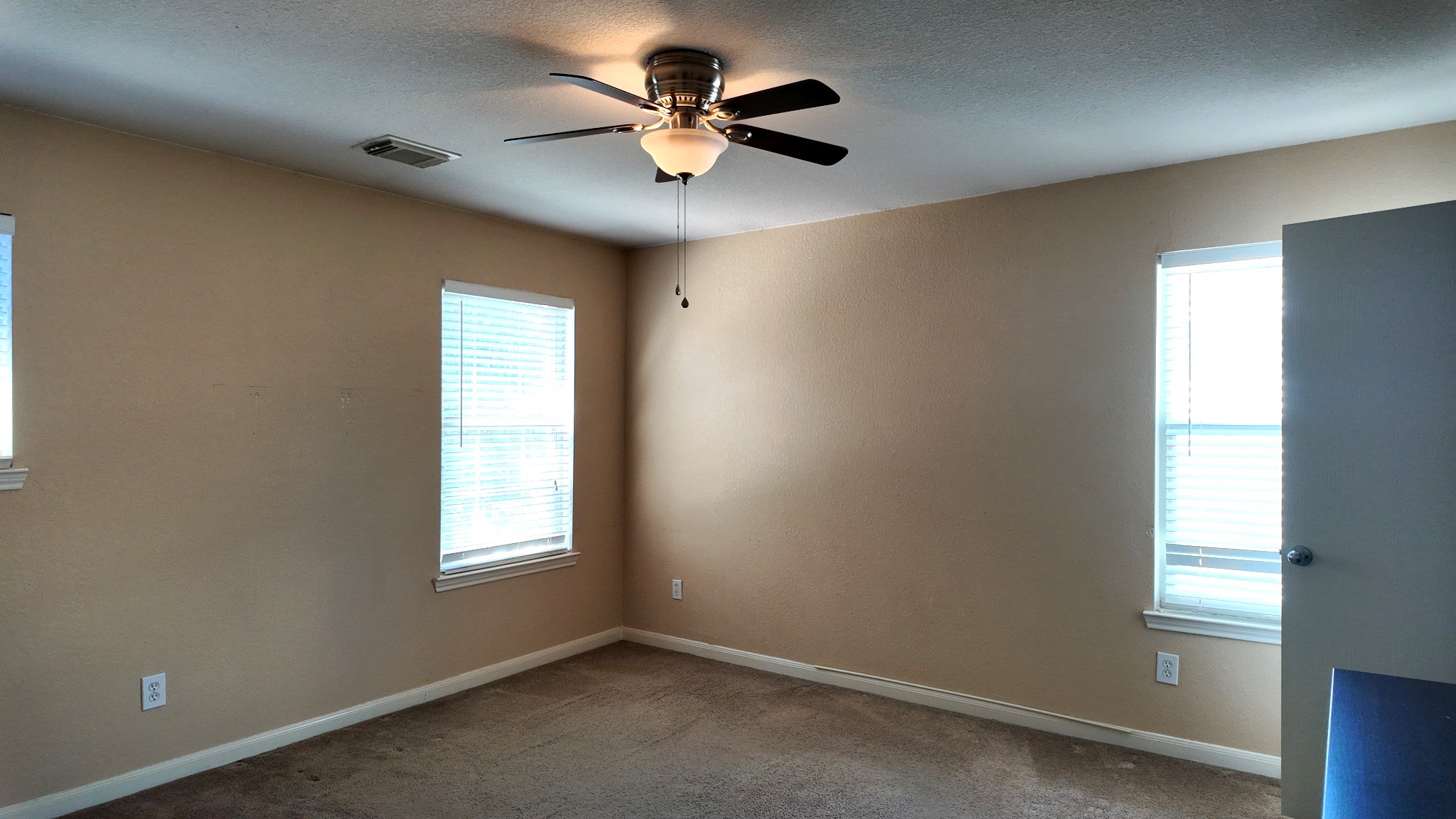6414 Warfield Lane Property Photo 14
