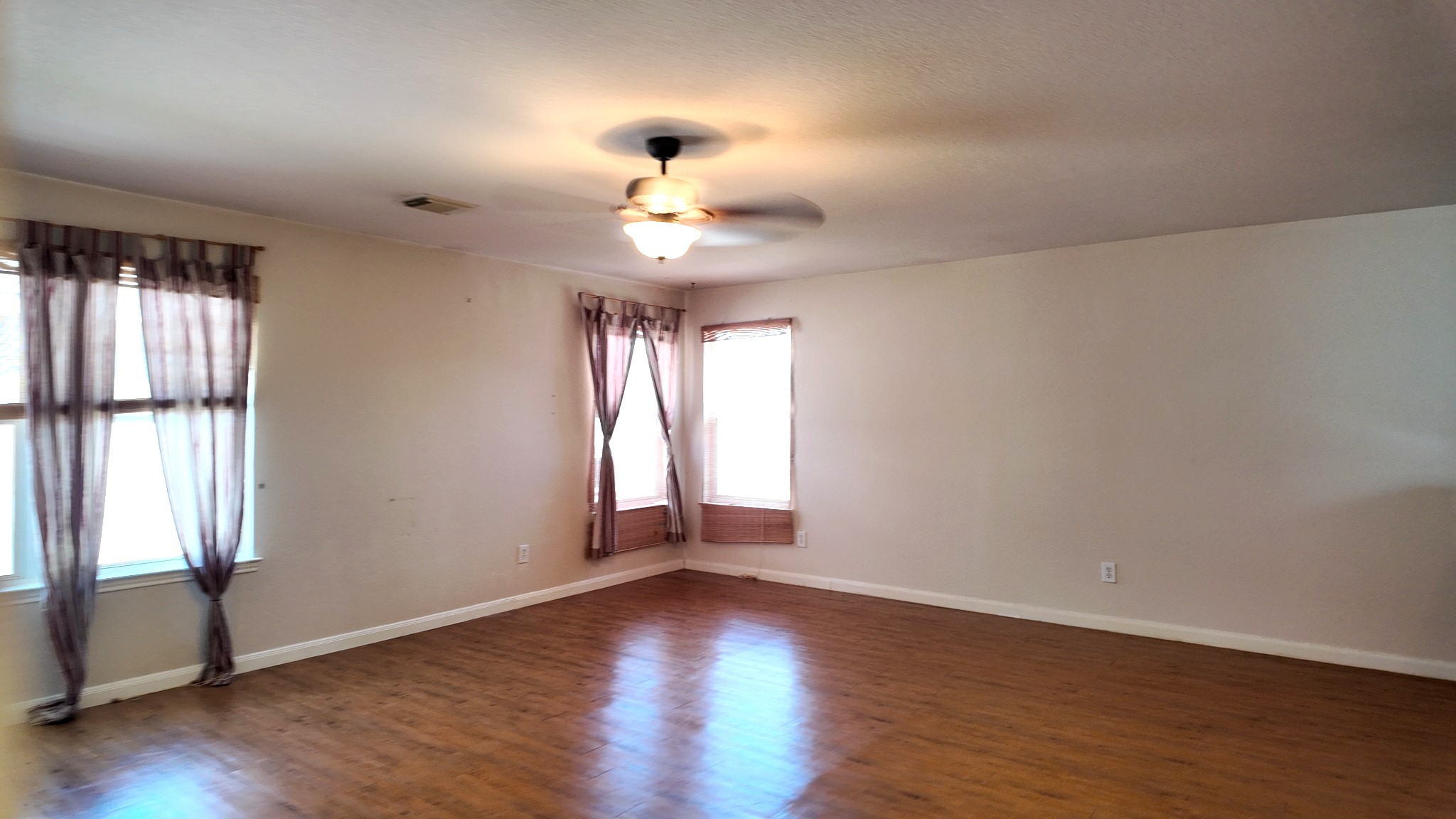 6414 Warfield Lane Property Photo 16