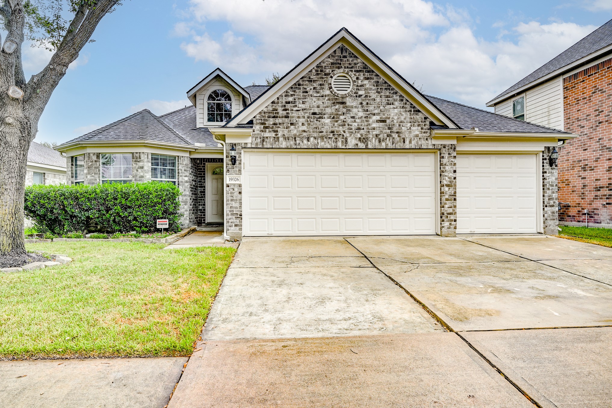 19326 Dawntreader Drive Property Photo 1