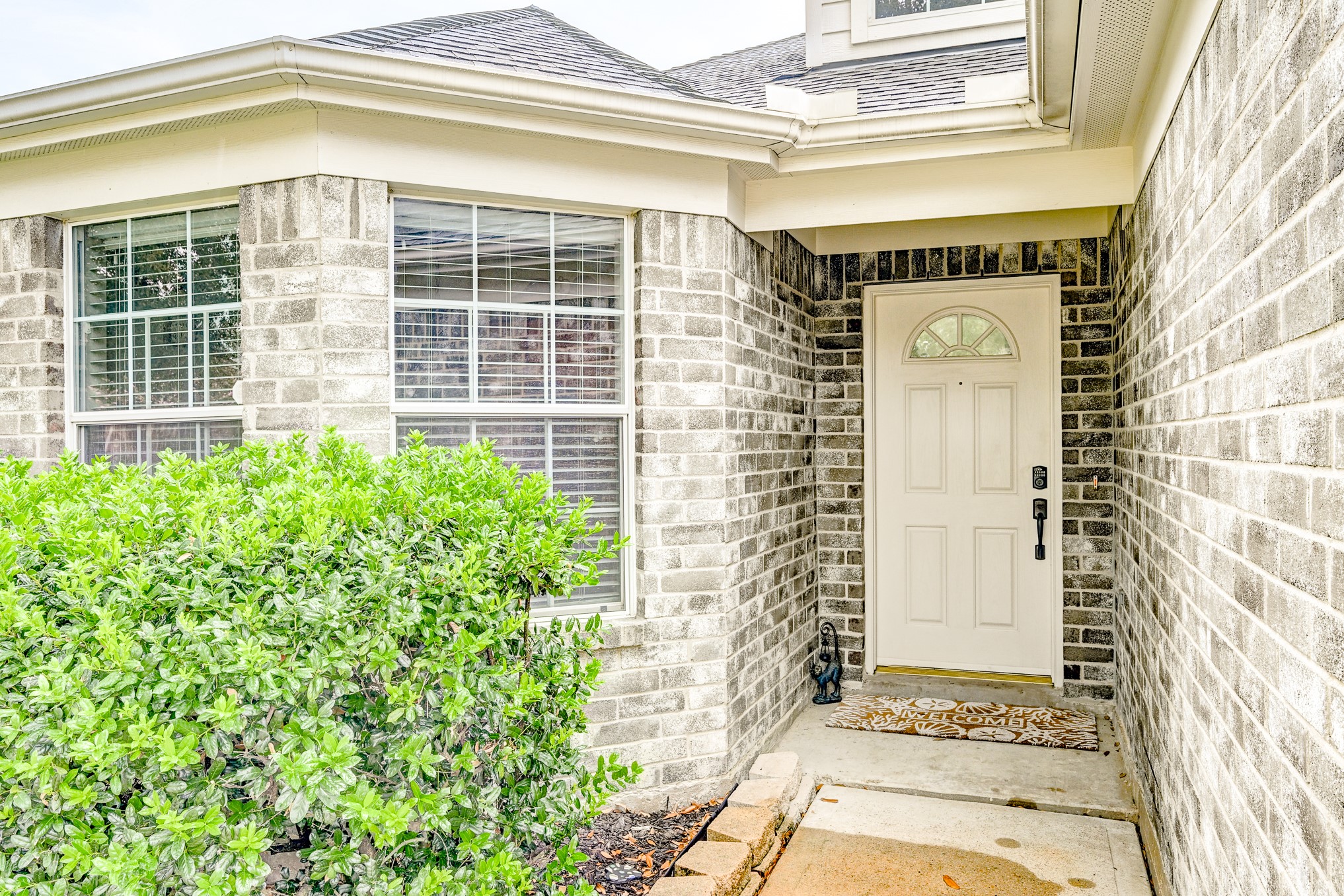 19326 Dawntreader Drive Property Photo 4