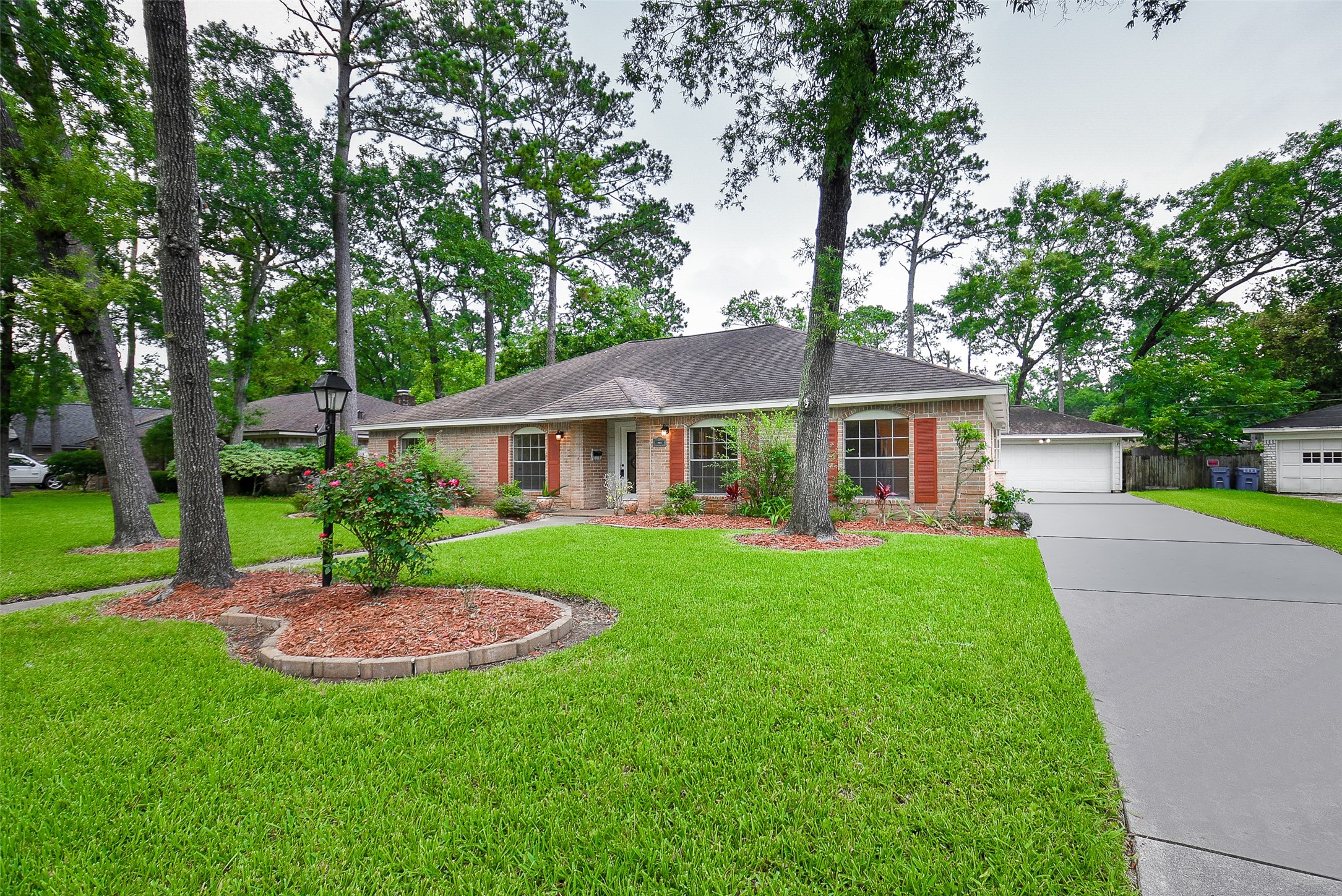 2910 Colonial Drive Property Photo 1