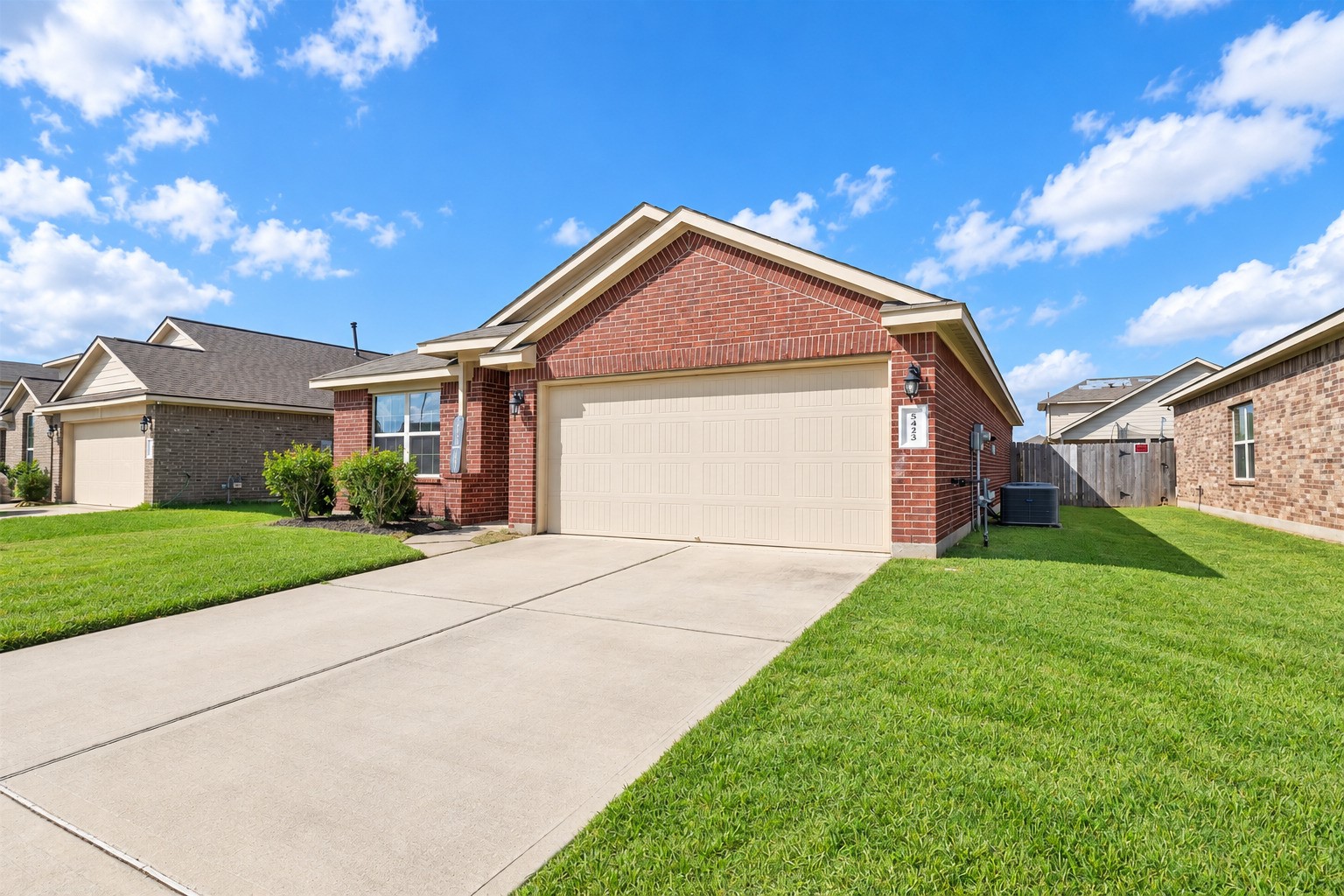 5423 Dovetail Arbor Trace Property Photo 3