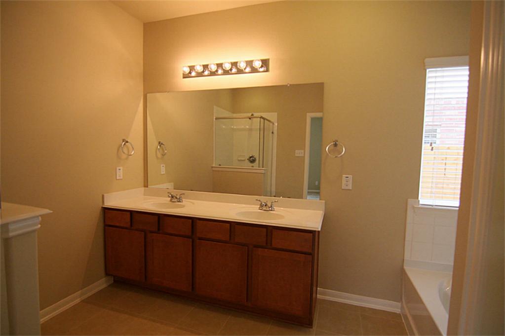 18206 Canary Bluff Property Photo 10
