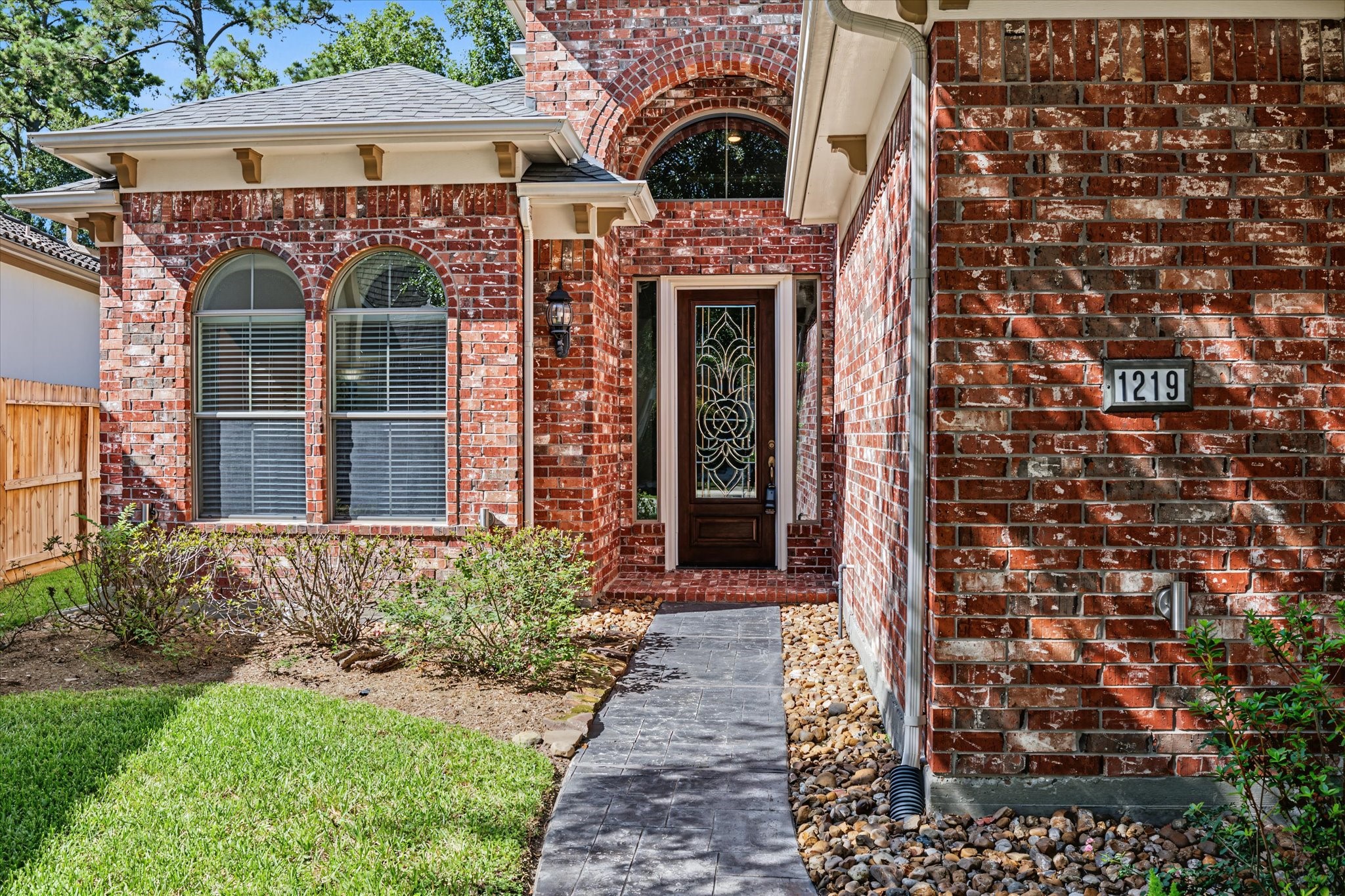 1219 Hamlet Way Property Photo 2
