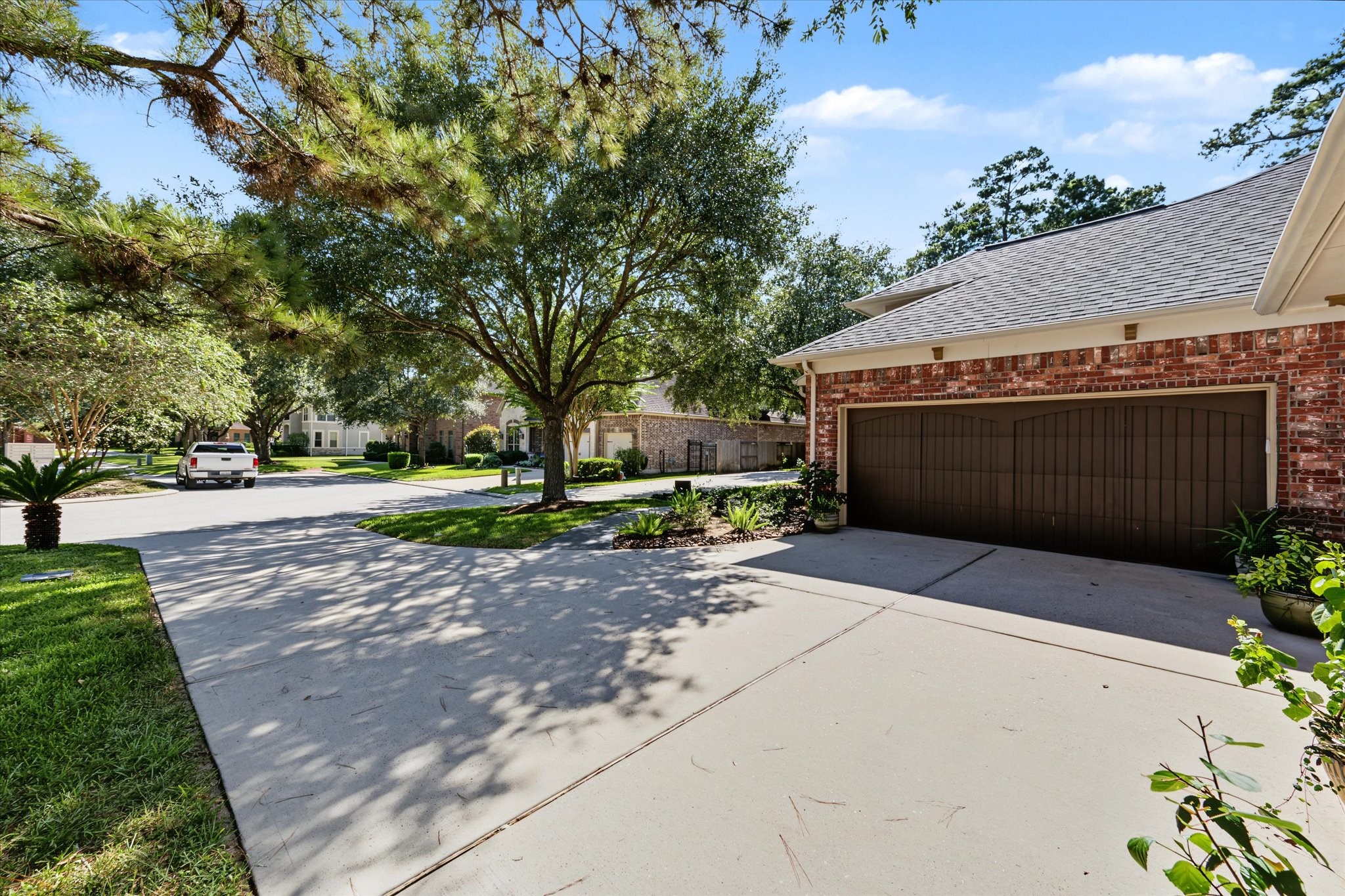1219 Hamlet Way Property Photo 3
