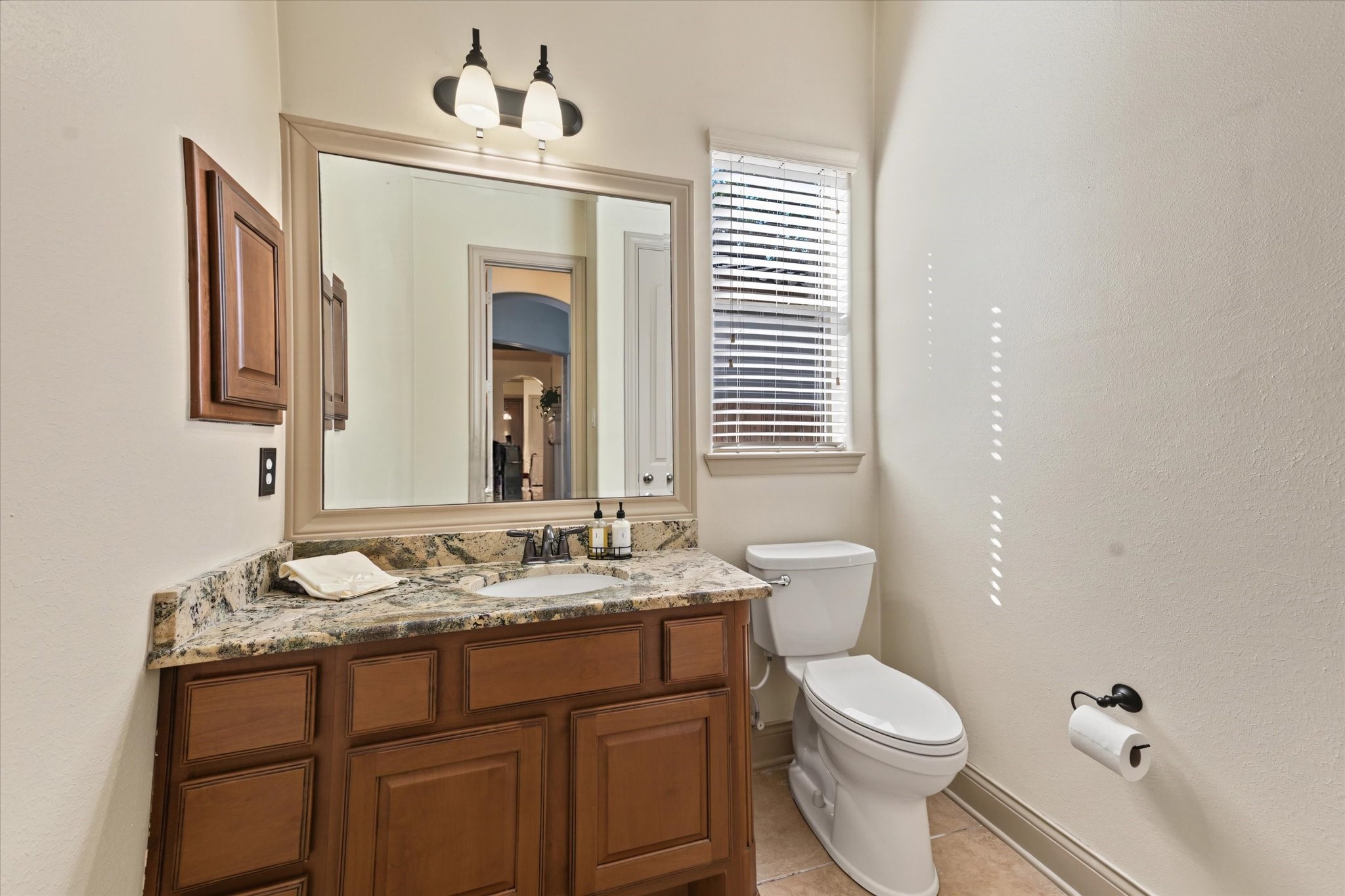 1219 Hamlet Way Property Photo 10