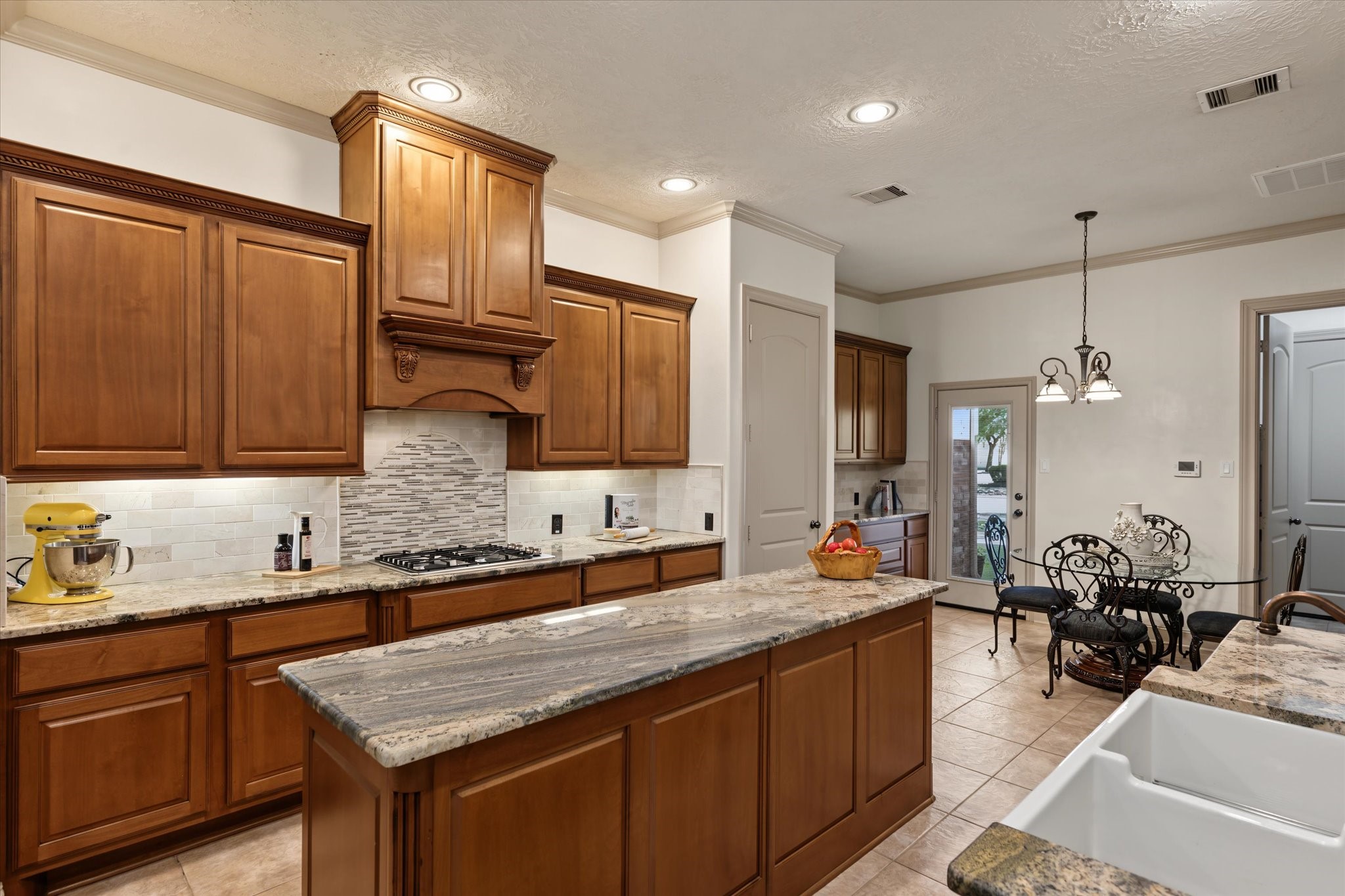 1219 Hamlet Way Property Photo 18