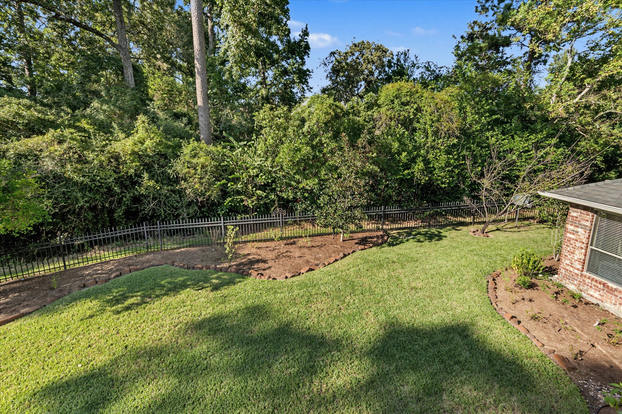 1219 Hamlet Way Property Photo 38